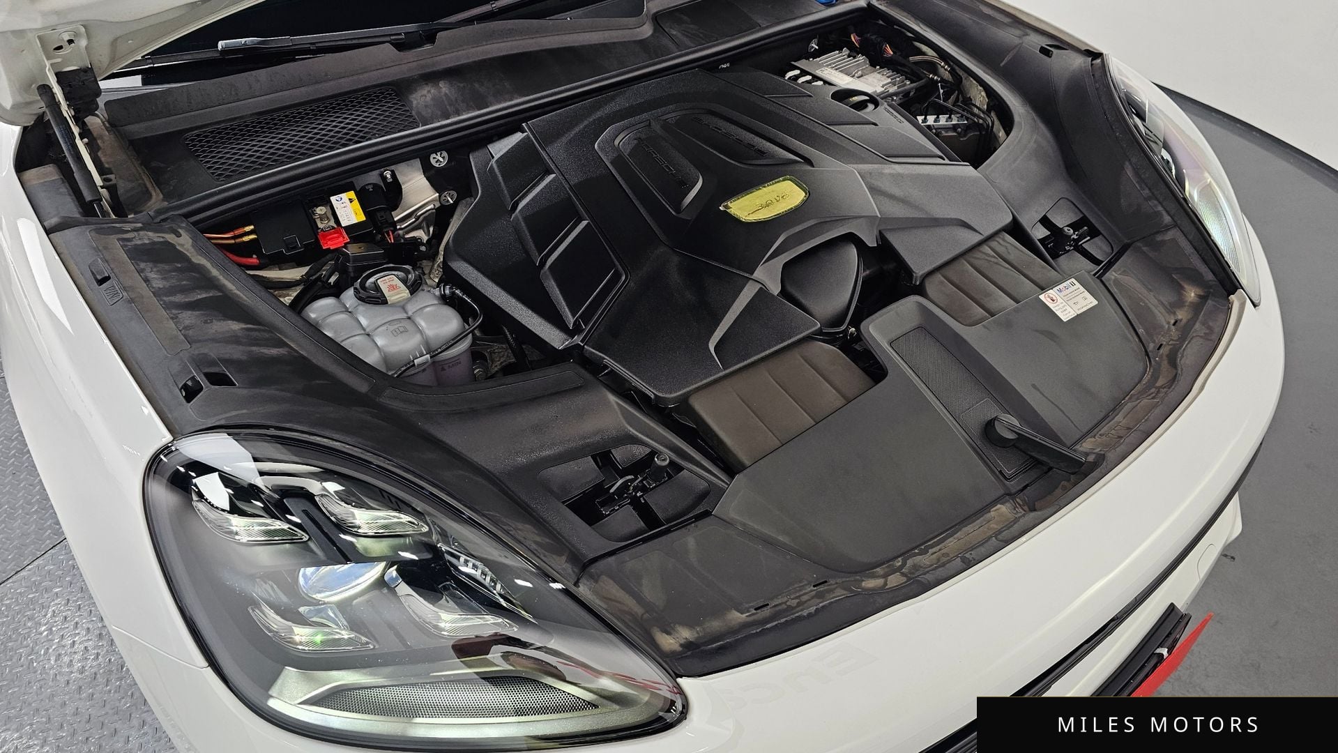 Porsche Cayenne 2021 — миниатюра 6