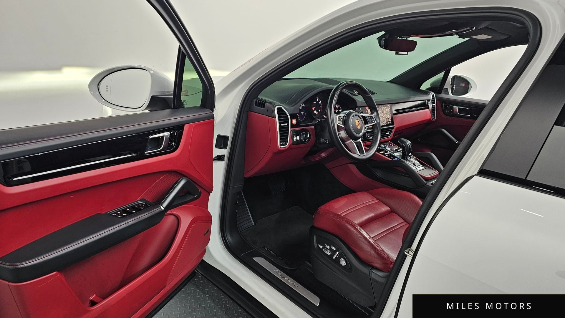 Porsche Cayenne 2021 — миниатюра 10