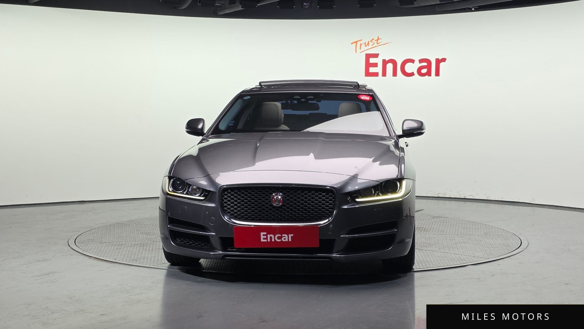 Jaguar XE 2017 — миниатюра 3