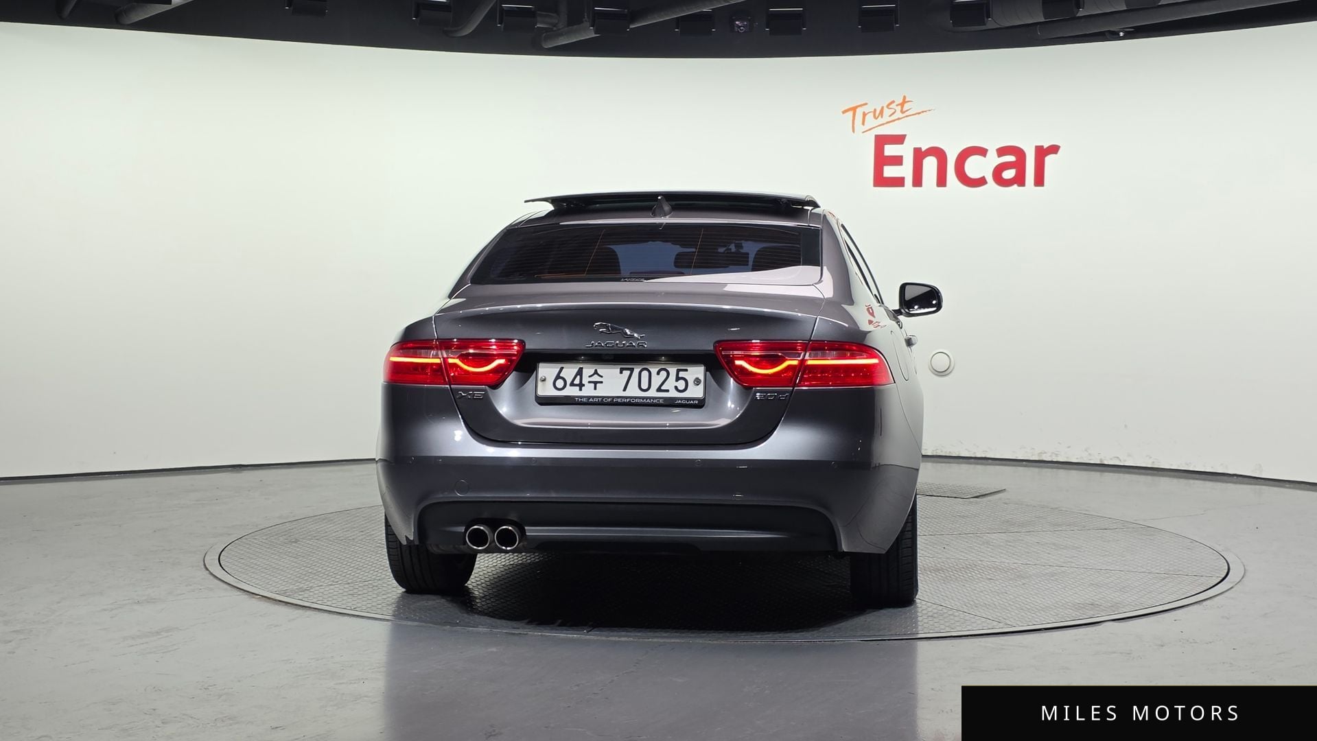 Jaguar XE 2017 — миниатюра 4