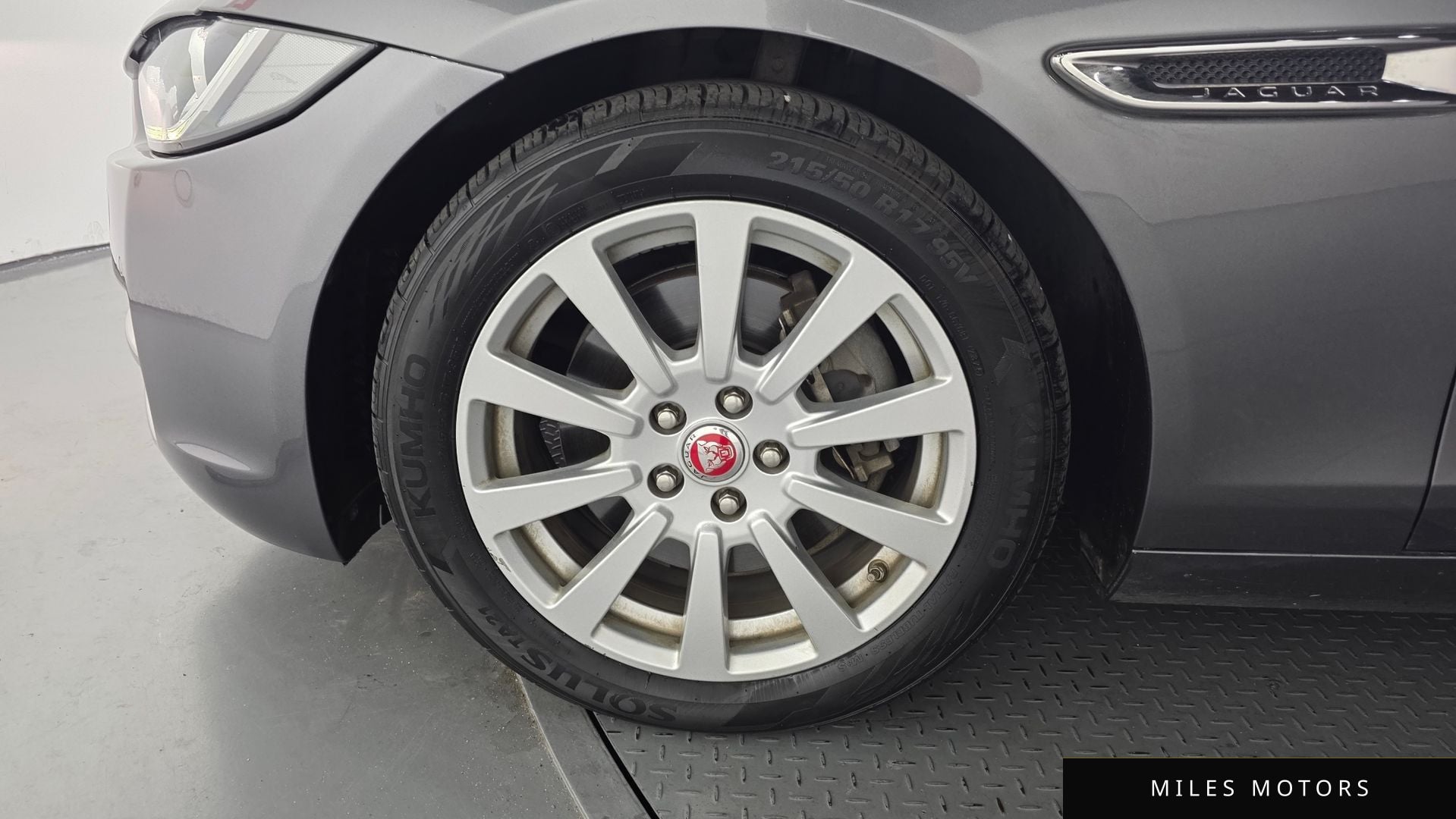 Jaguar XE 2017 — миниатюра 5