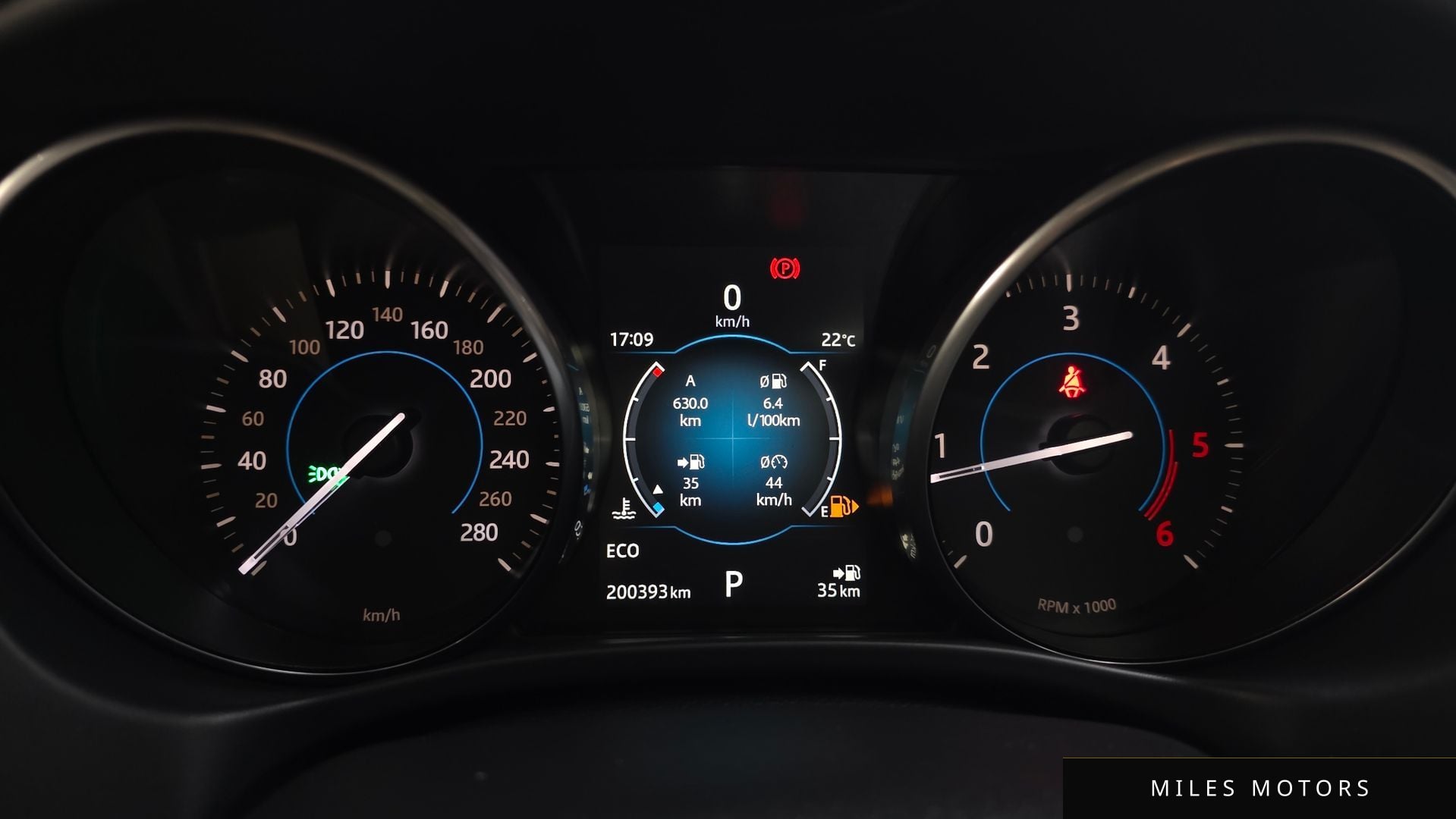 Jaguar XE 2017 — миниатюра 8