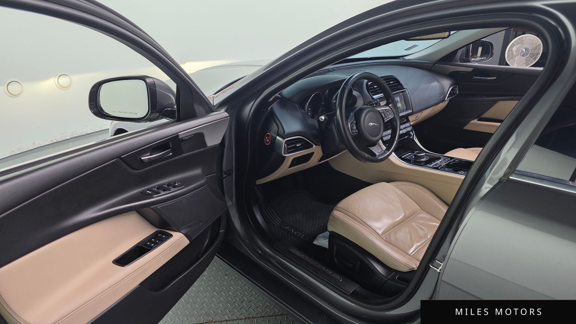 Jaguar XE 2017 — миниатюра 10