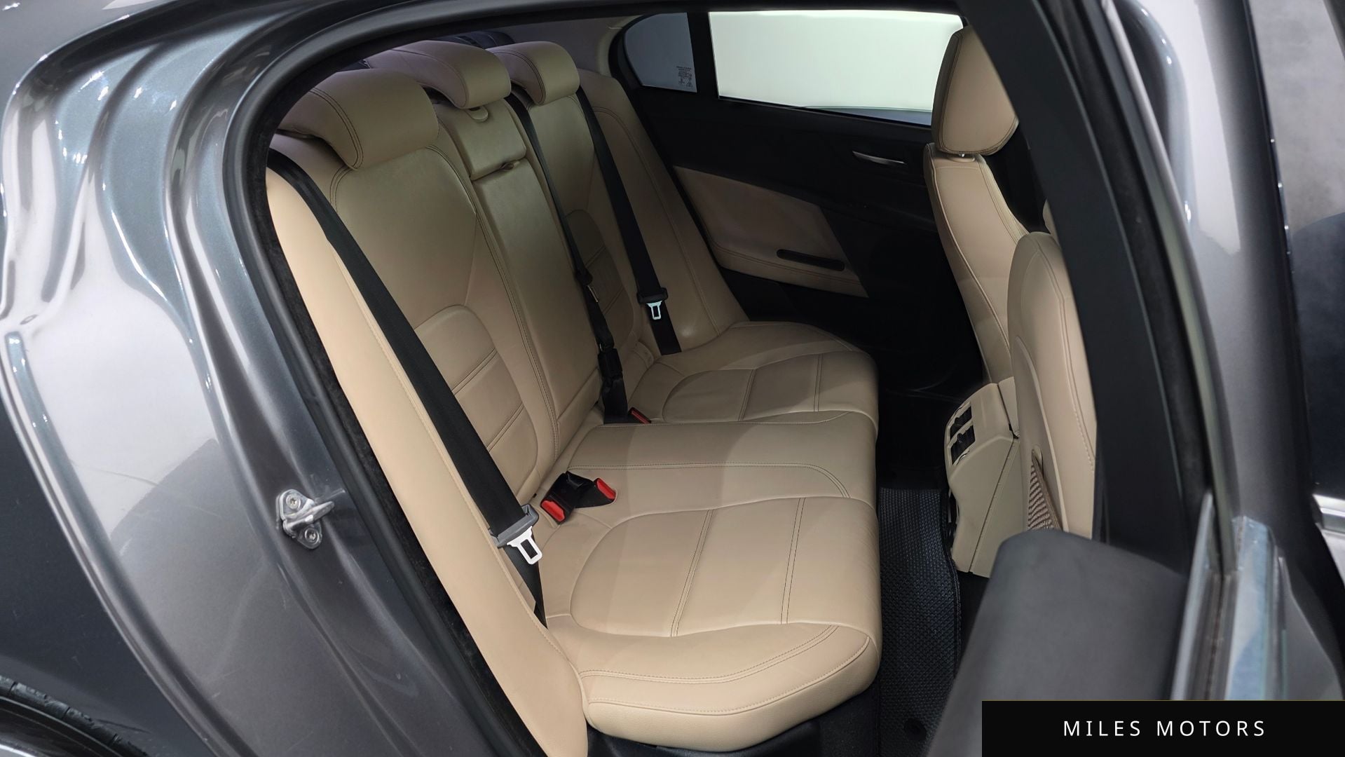 Jaguar XE 2017 — миниатюра 11