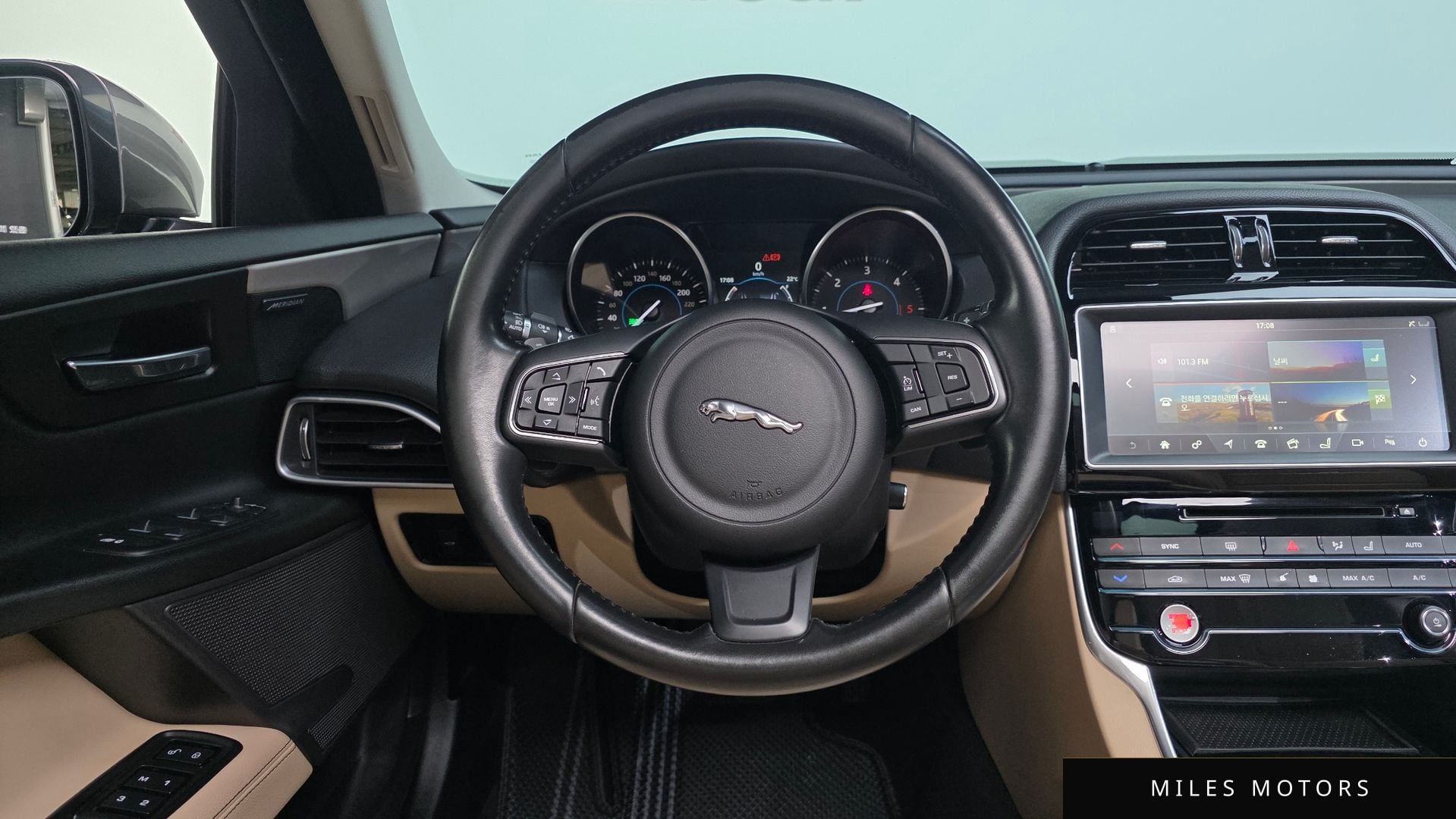 Jaguar XE 2017 — миниатюра 12