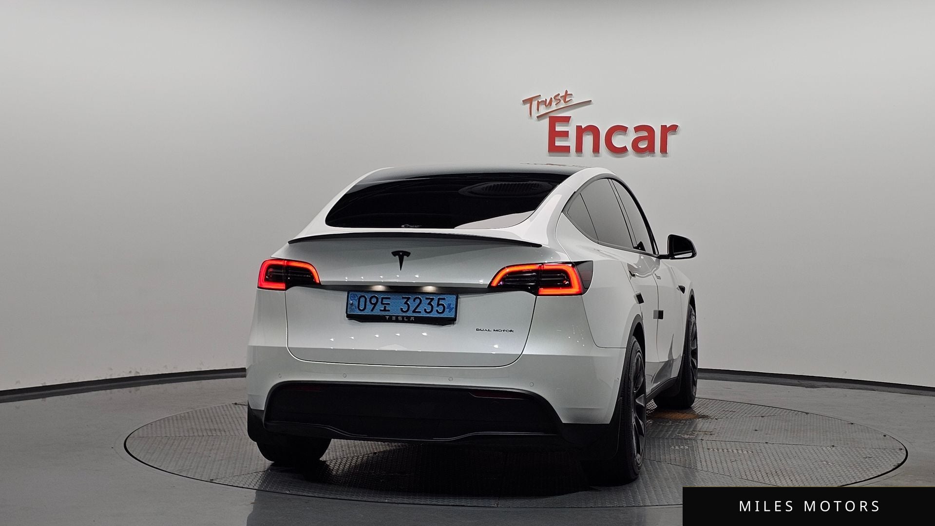 Tesla Model Y 2021 — миниатюра 3