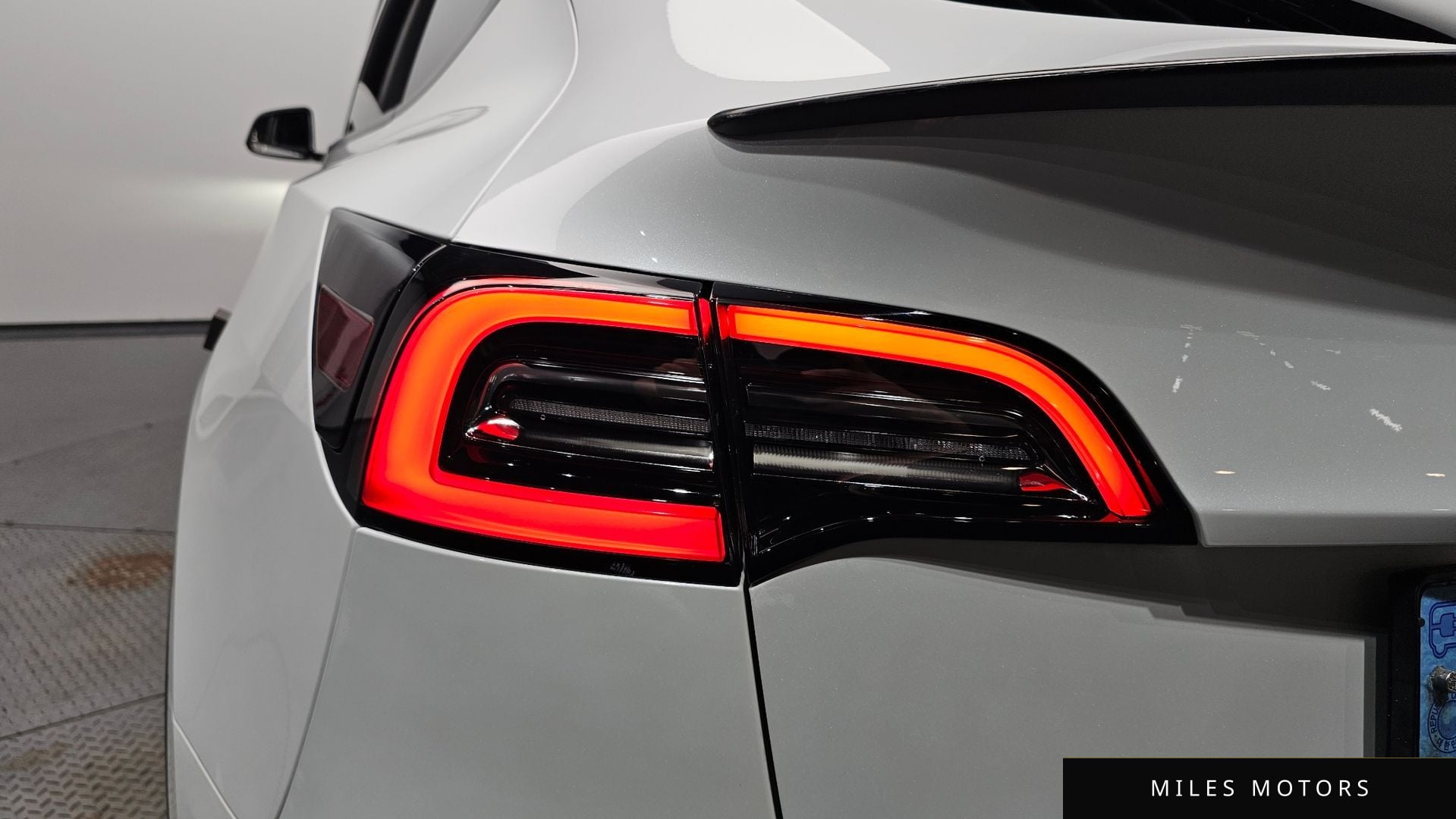 Tesla Model Y 2021 — миниатюра 8