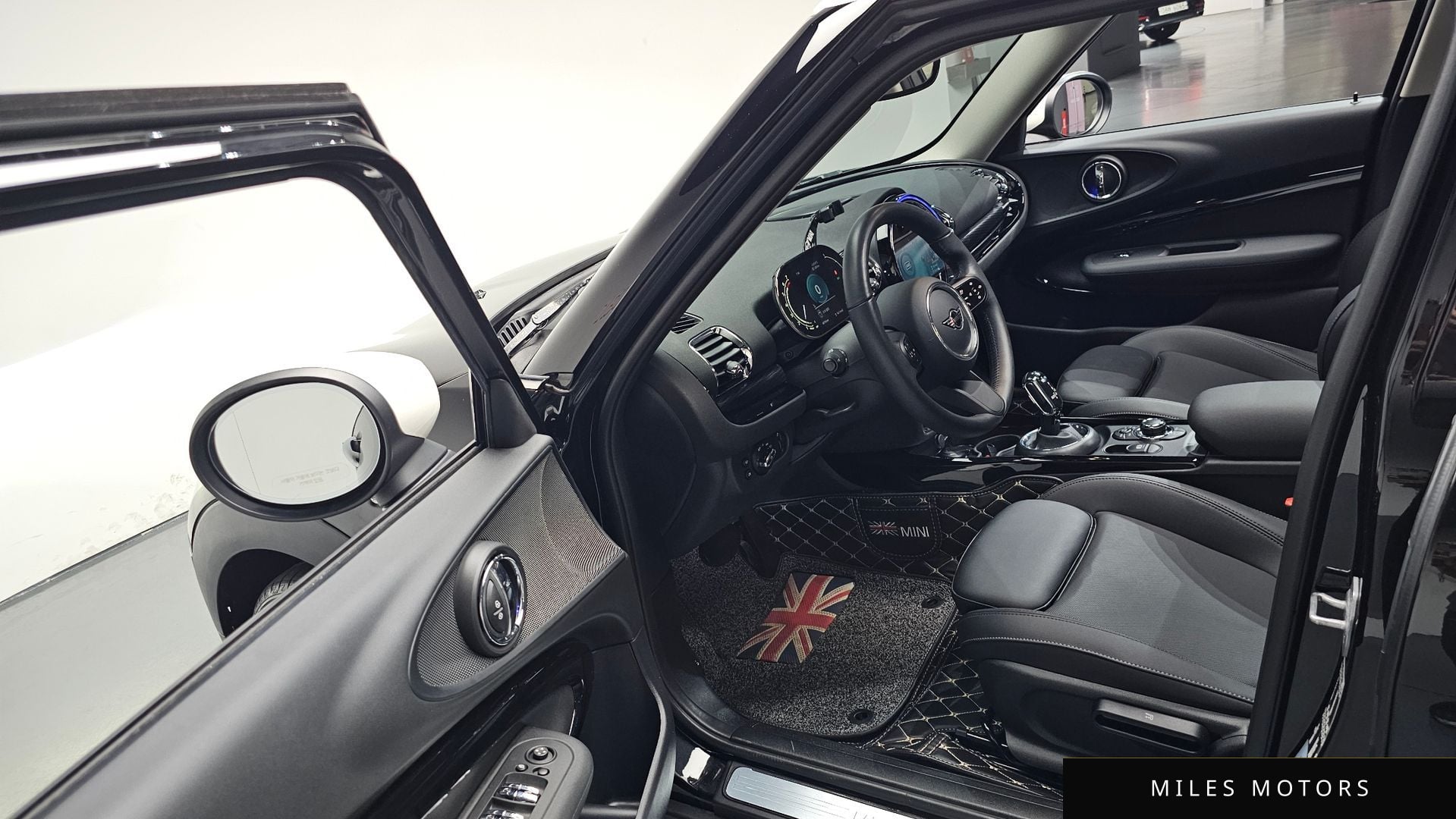 MINI Clubman 2023 — миниатюра 12