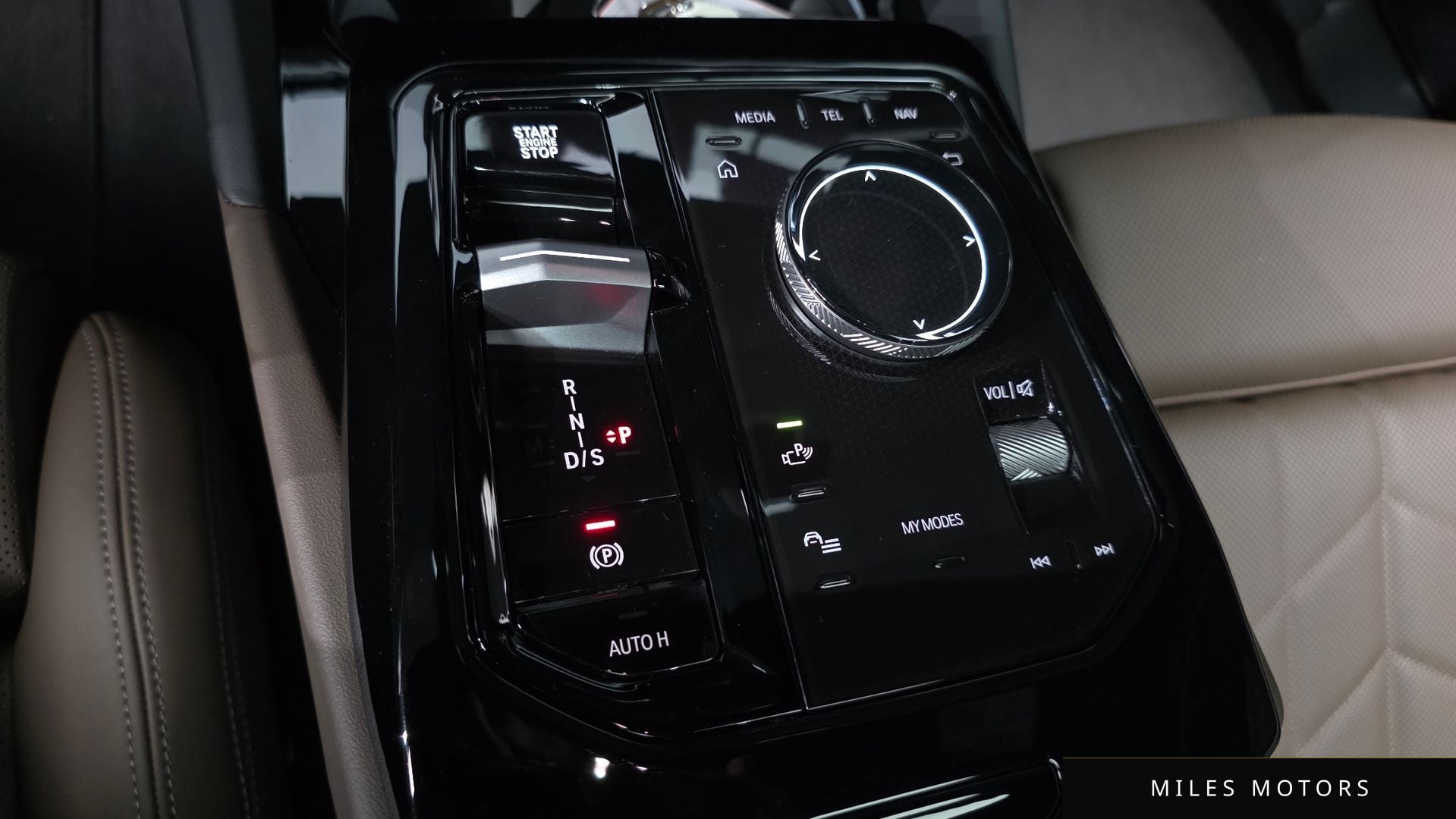 BMW 5 Series (G60) 2024 — миниатюра 12