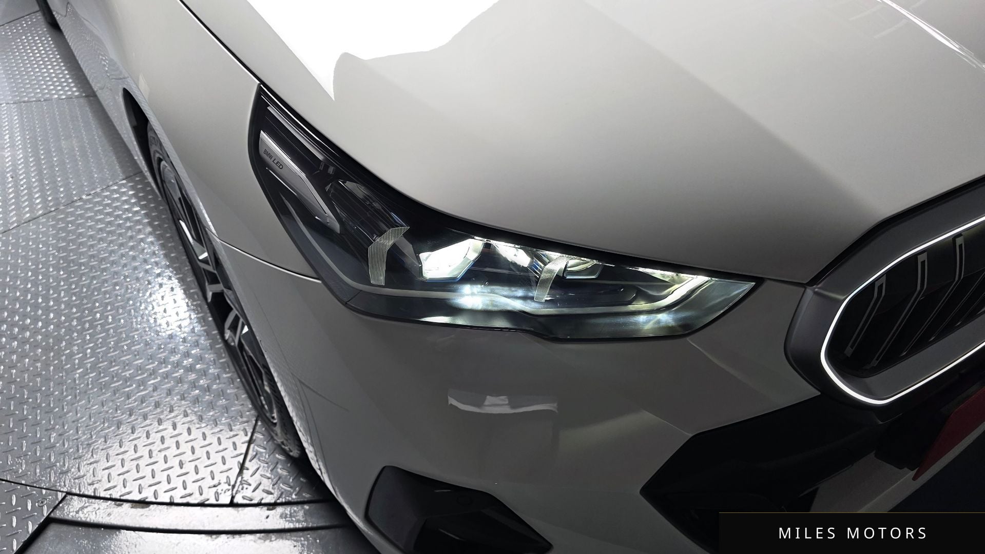 BMW 5 Series (G60) 2024 — миниатюра 8