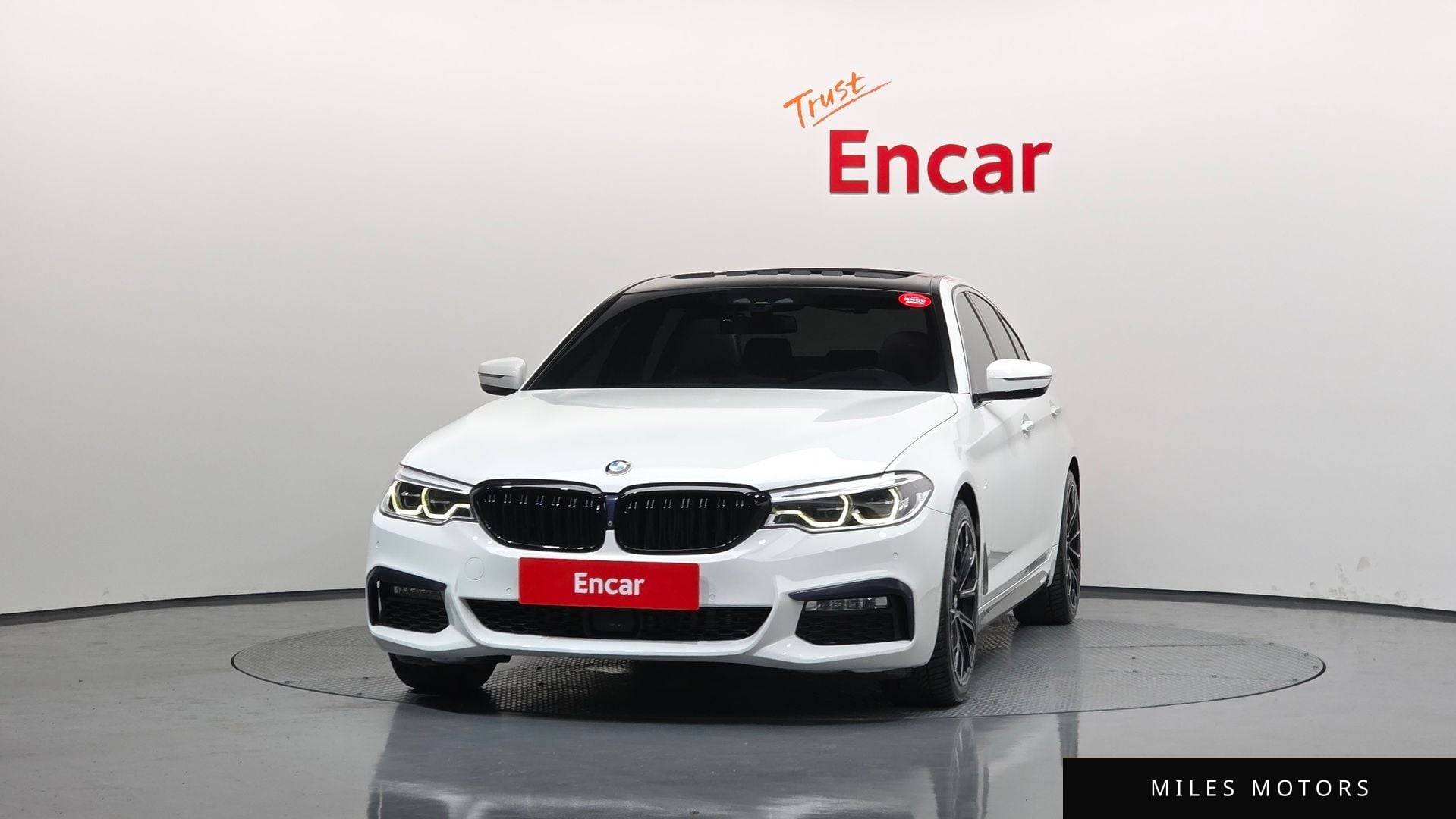 BMW 5 Series (G30) 2018 — миниатюра 3