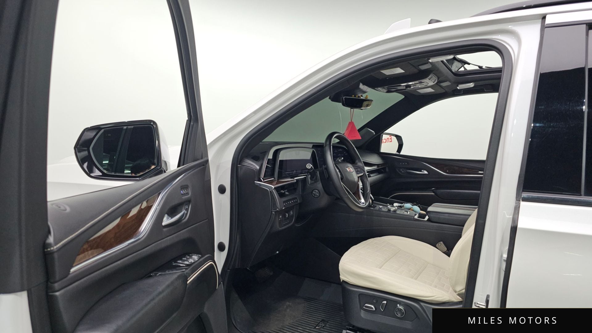 Cadillac Escalade 2021 — миниатюра 10