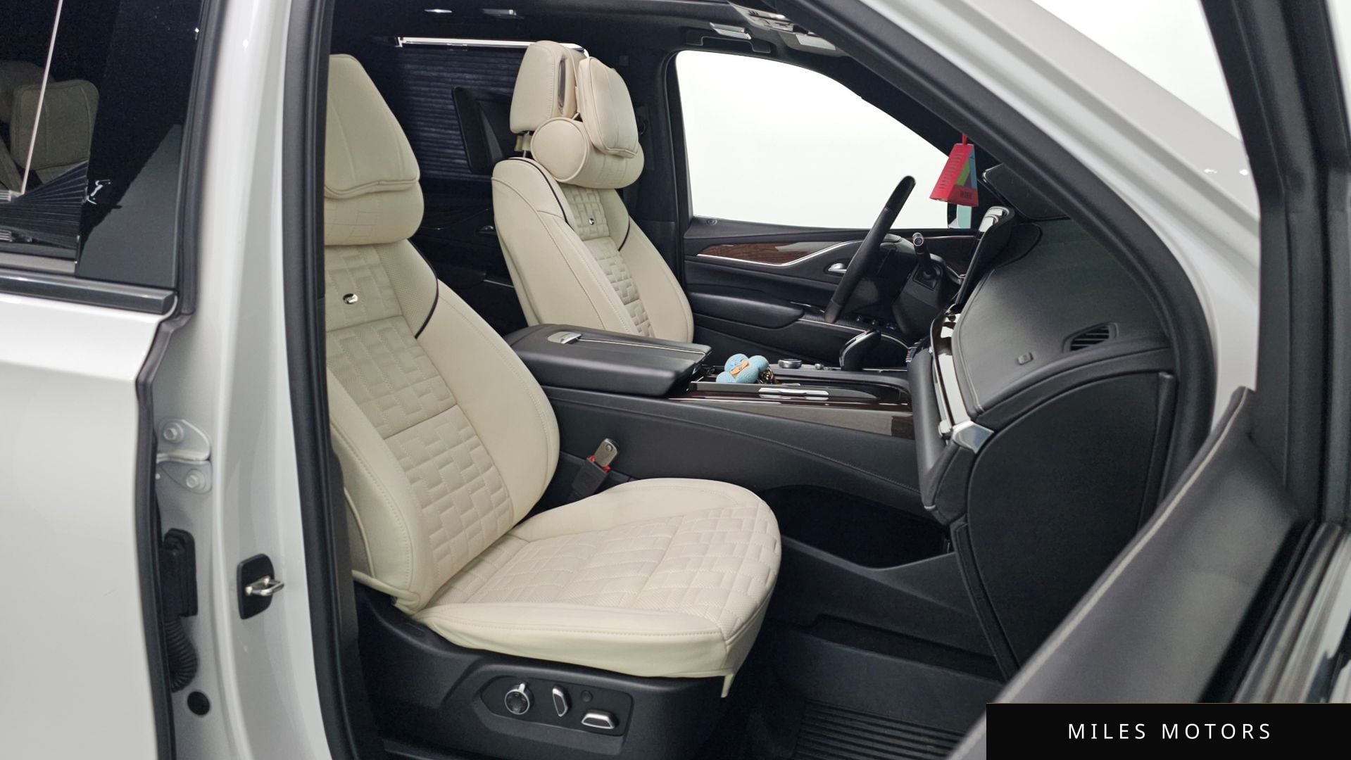 Cadillac Escalade 2021 — миниатюра 11