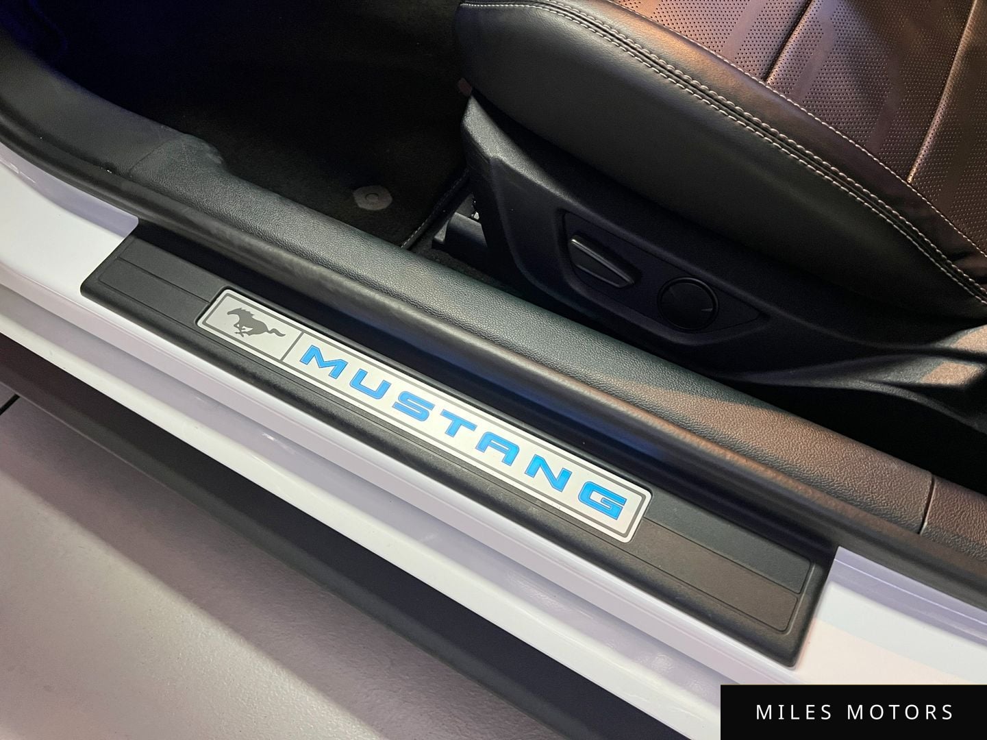 Ford Mustang 2023 — миниатюра 8