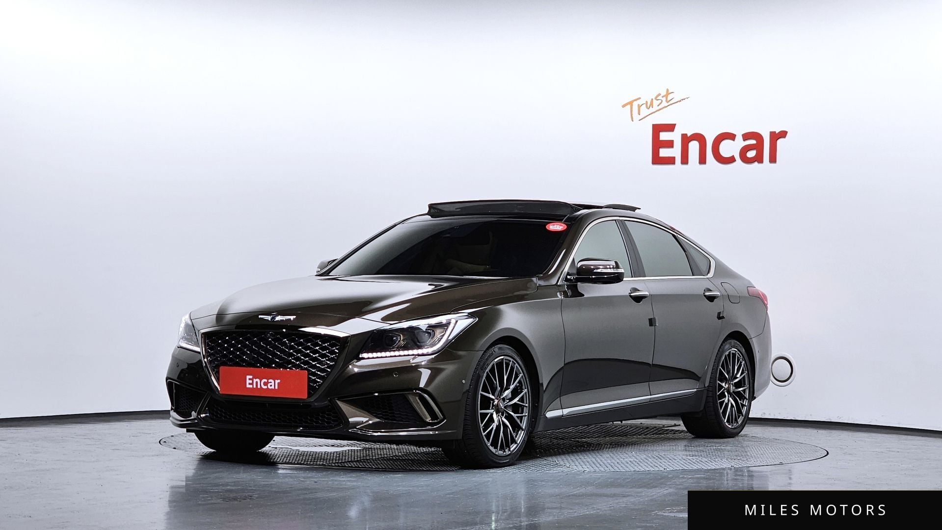 Hyundai Genesis 2015 — фото 1 из 12