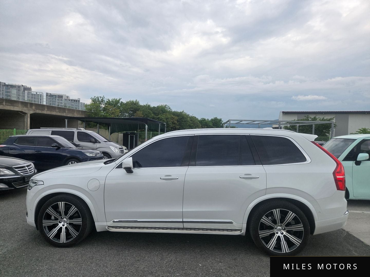 Volvo XC90 2023 — миниатюра 9