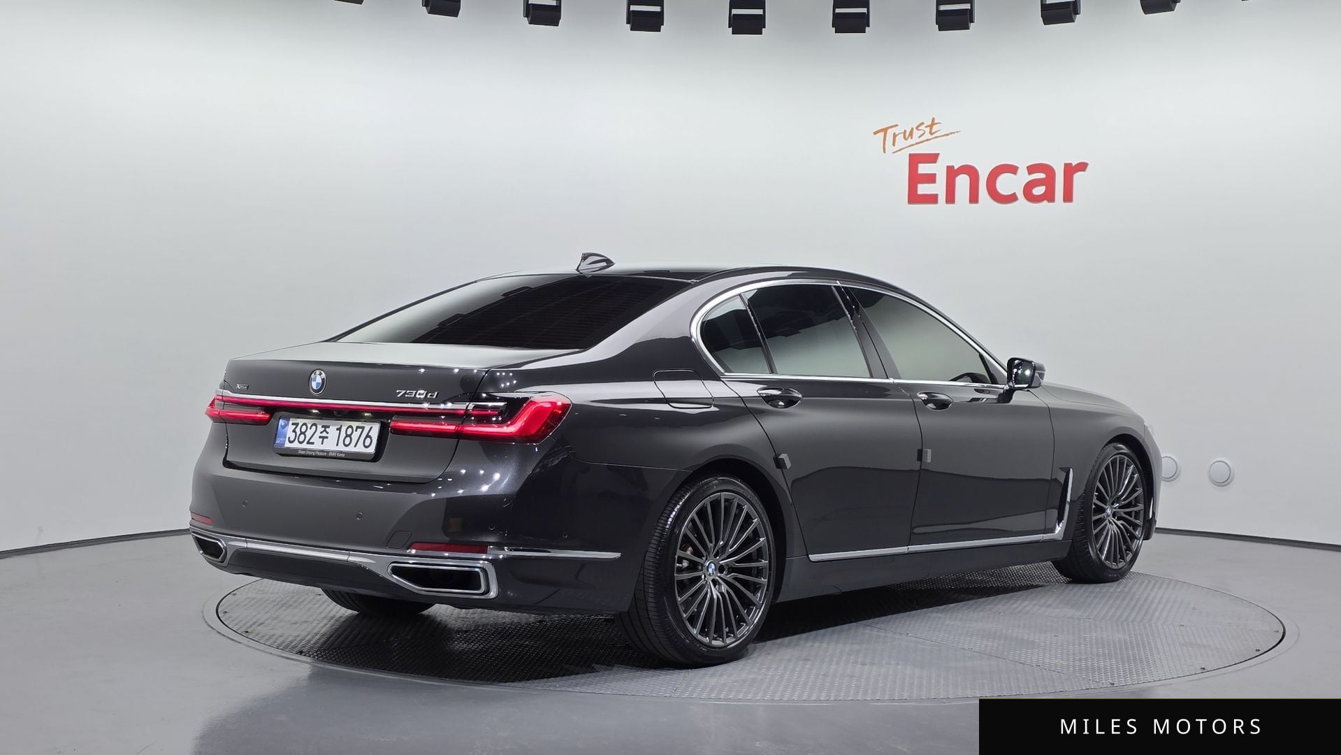 BMW 7 Series (G11) 2021 — миниатюра 2