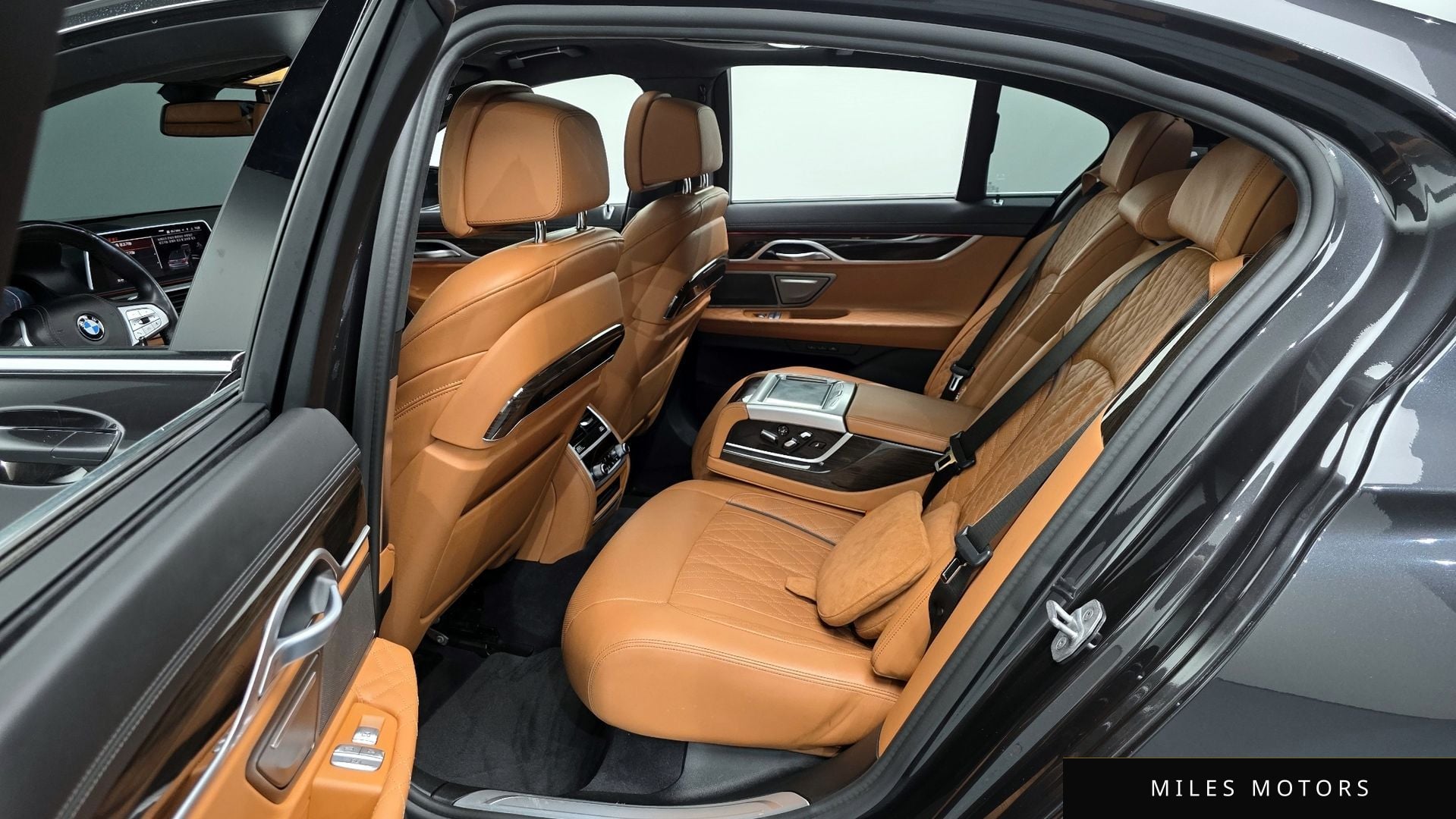 BMW 7 Series (G11) 2021 — миниатюра 12