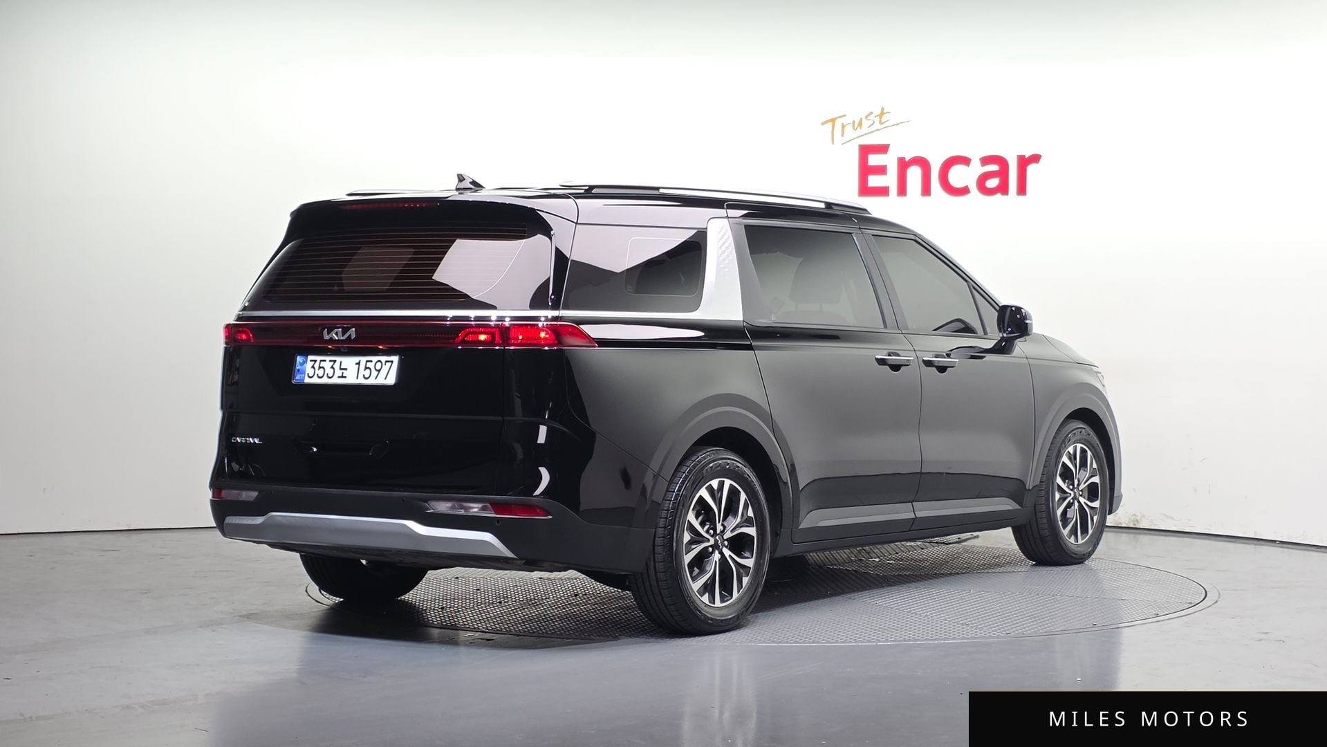 Kia Carnival 2023 — миниатюра 2