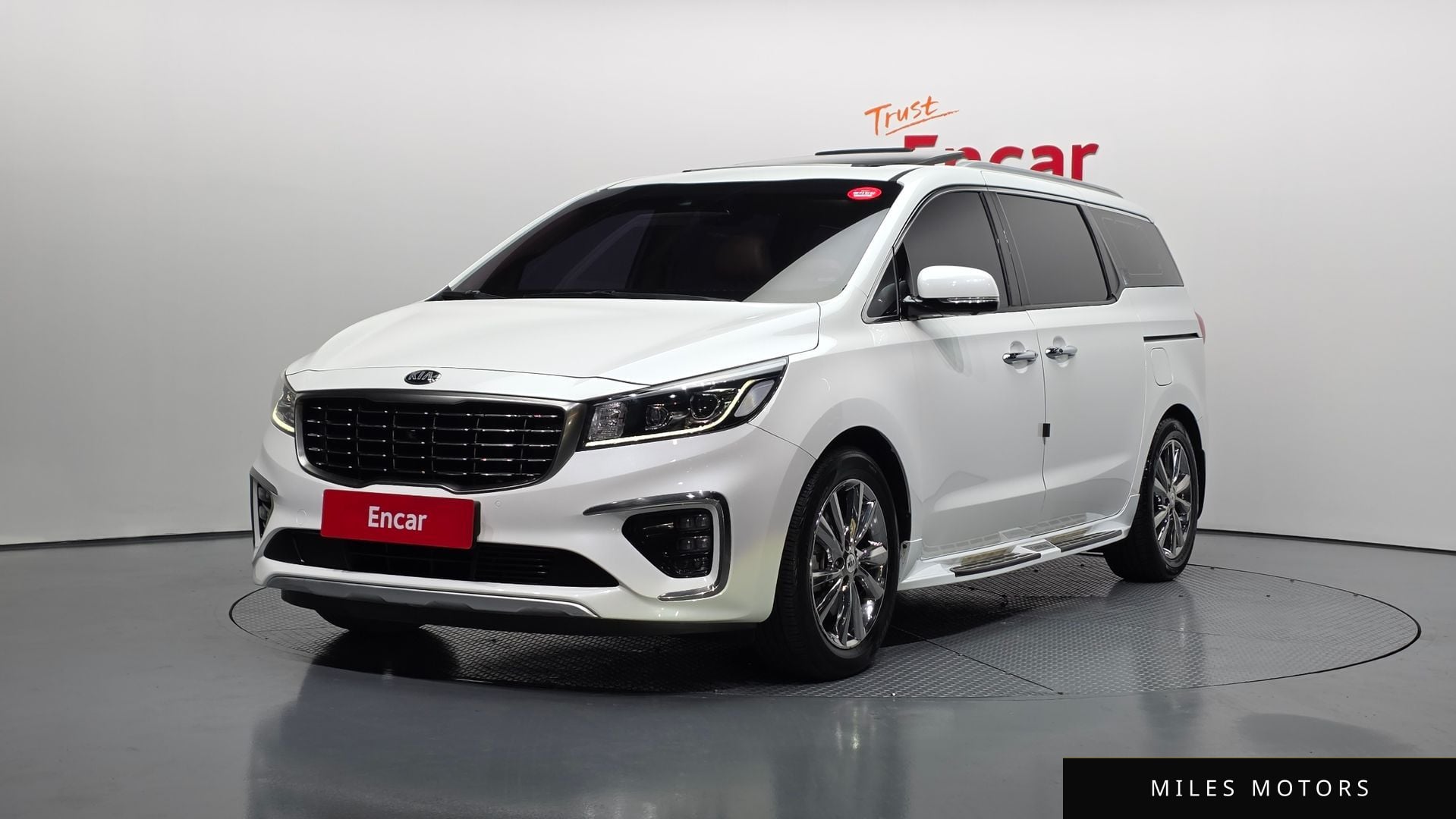 Kia Canival 2019 — фото 1 из 12