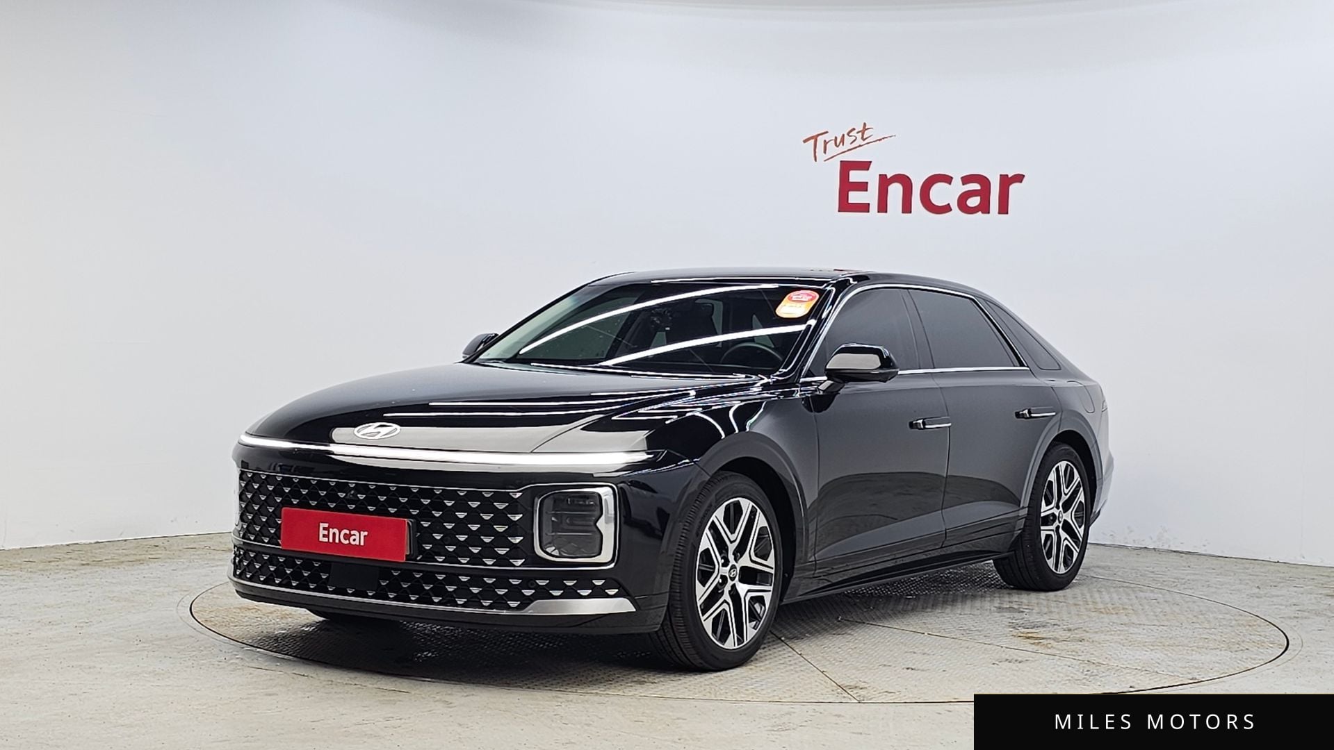 Hyundai Grandeur 2023 — фото 1 из 12