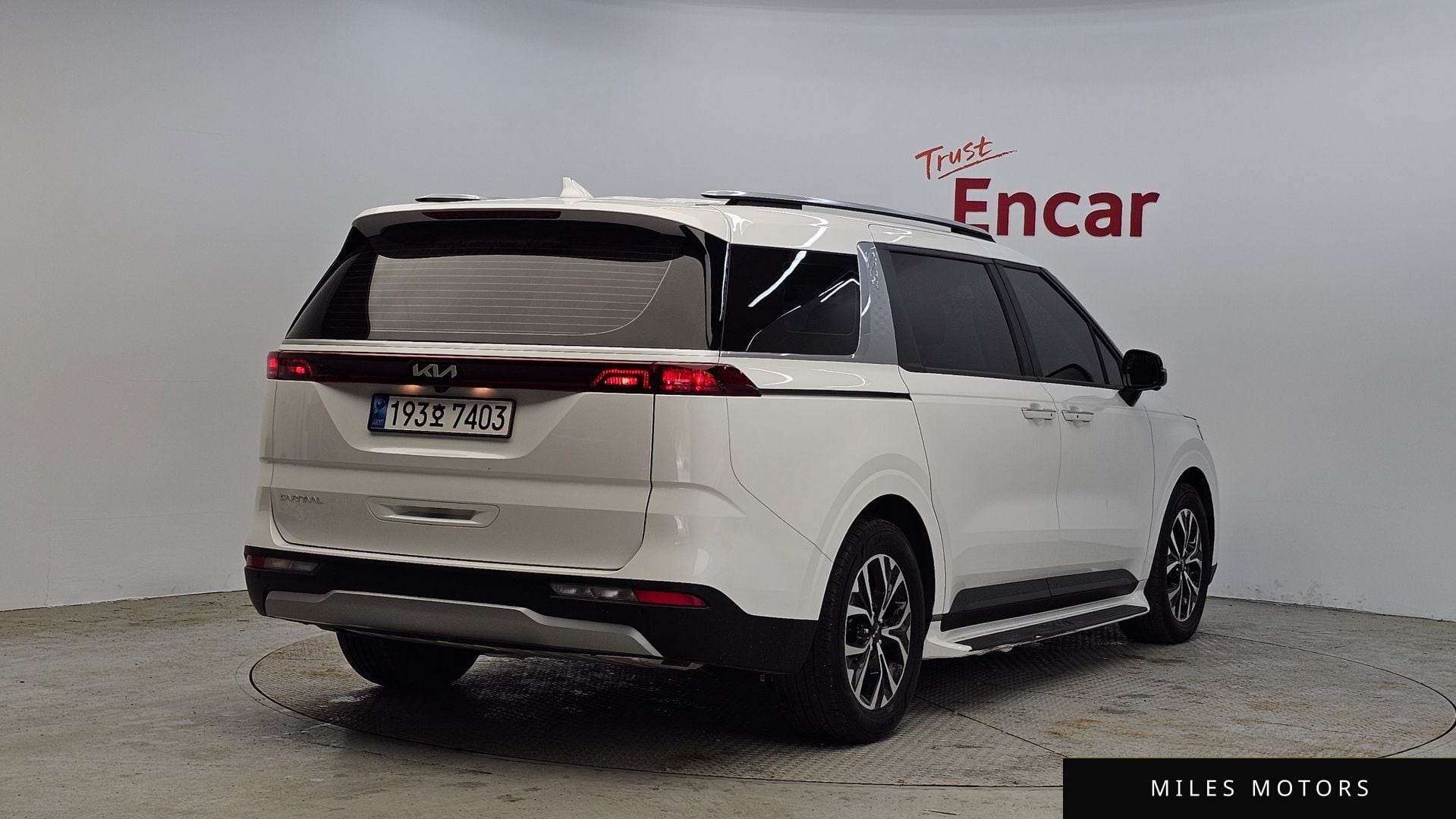 Kia Carnival 2023 — миниатюра 2