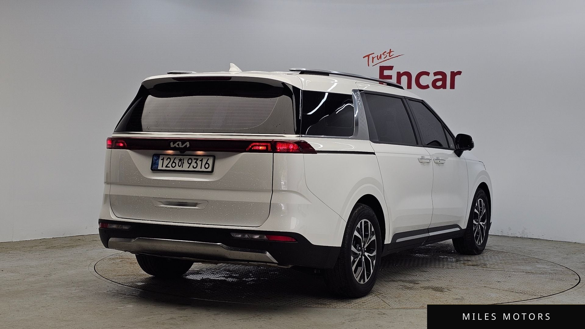 Kia Carnival 2023 — миниатюра 2