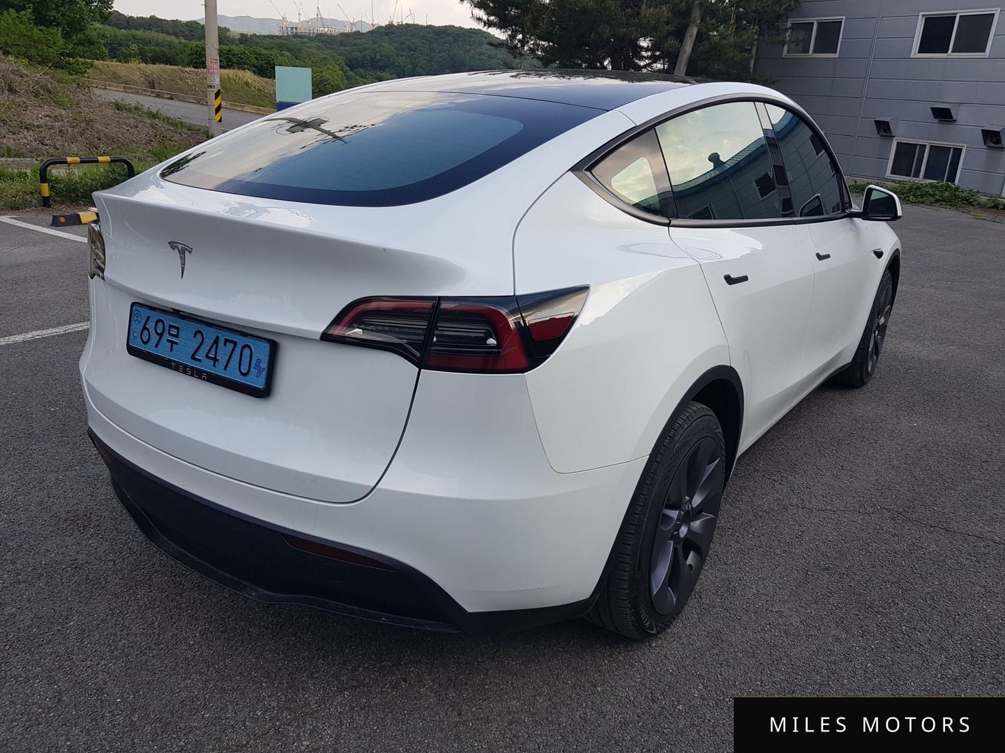 Tesla Model Y 2025 — миниатюра 4