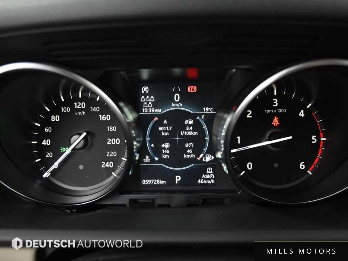 Land Rover Discovery 2020 — миниатюра 8