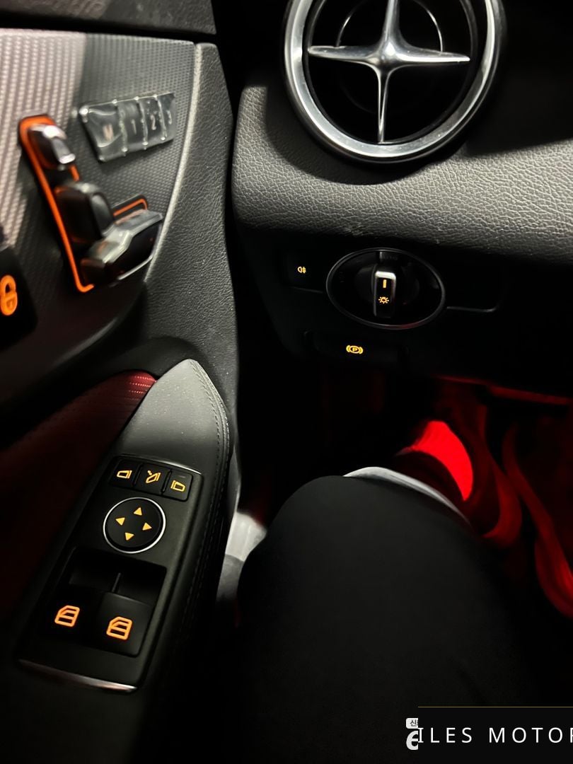 Mercedes-Benz SLC-Class R172 2017 — миниатюра 7