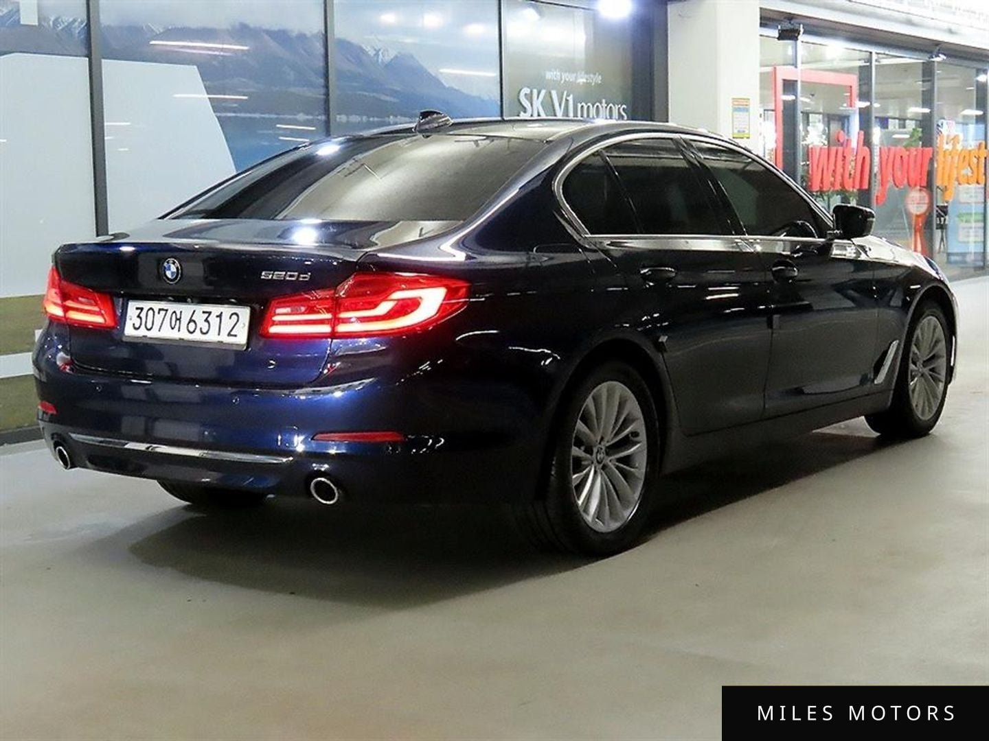 BMW 5 Series (G30) 2020 — миниатюра 4