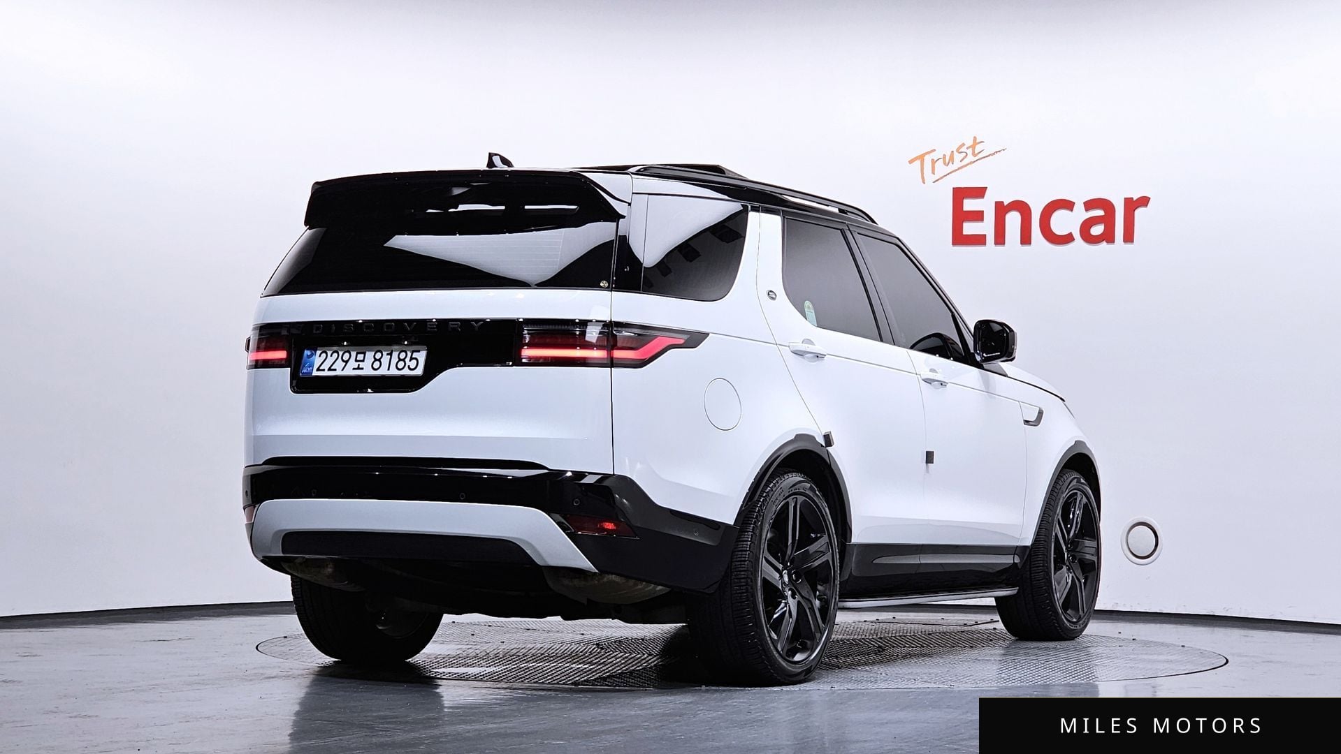 Land Rover Discovery 2025 — миниатюра 2