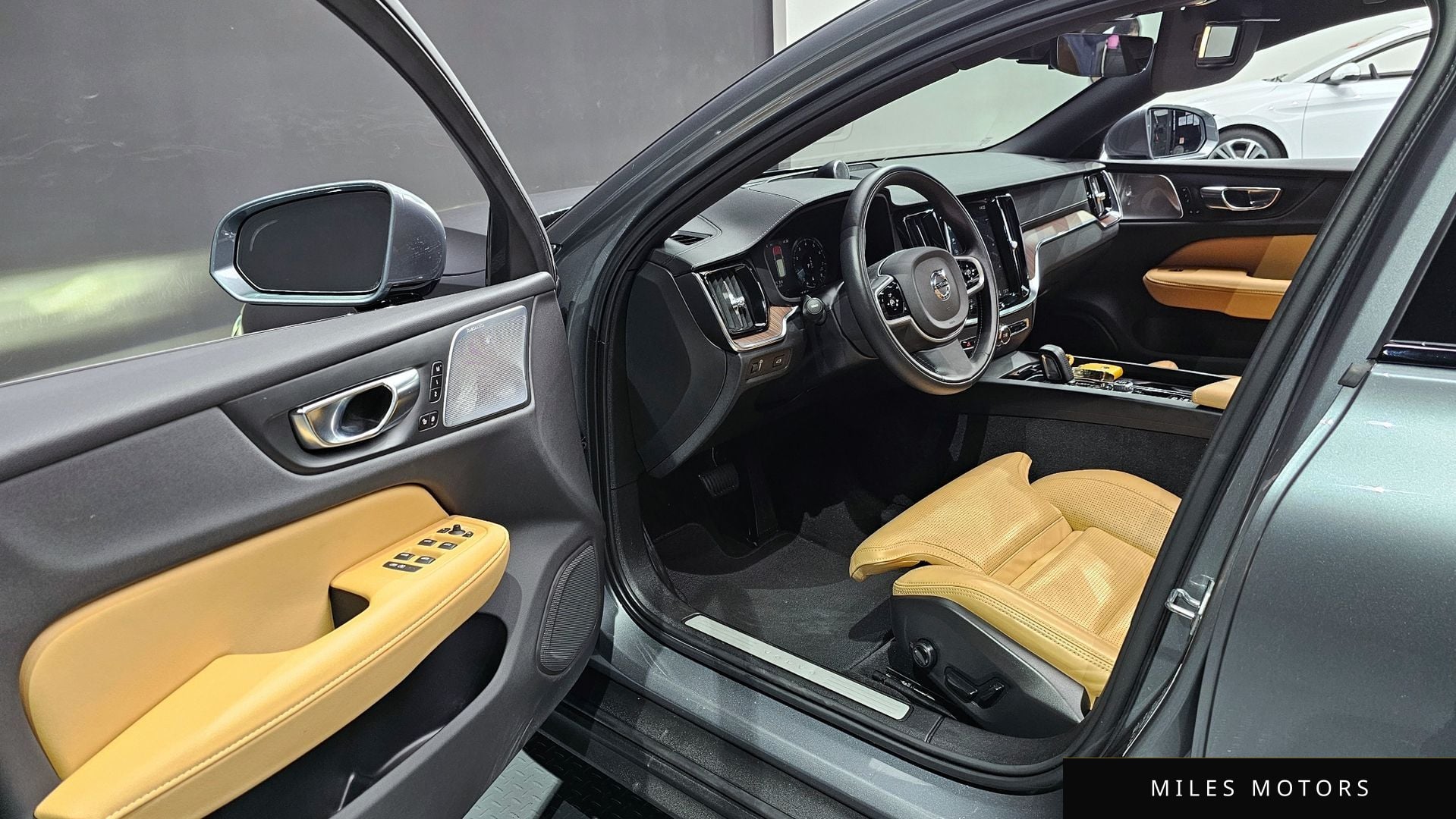 Volvo V60 2021 — миниатюра 10