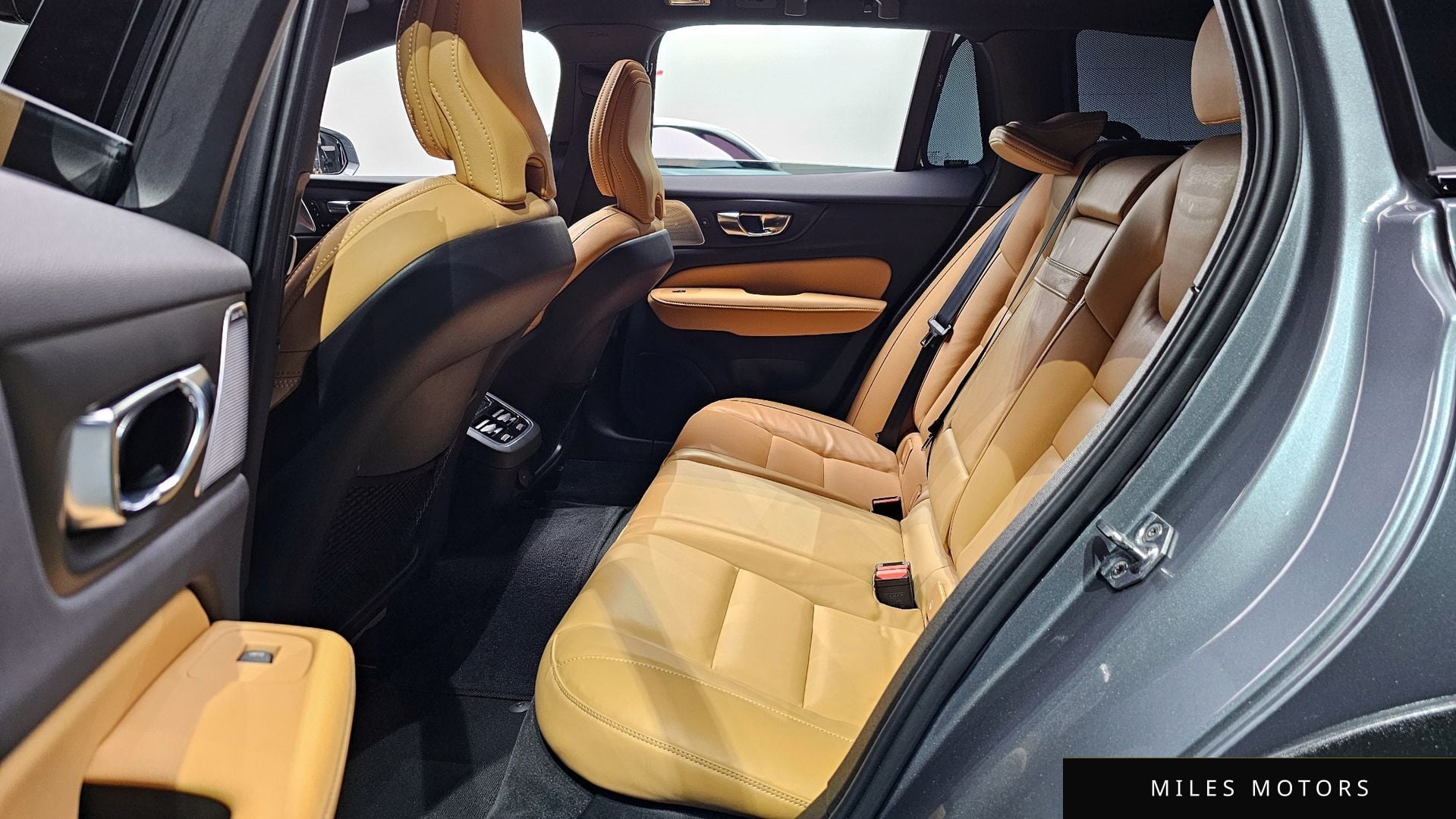 Volvo V60 2021 — миниатюра 11