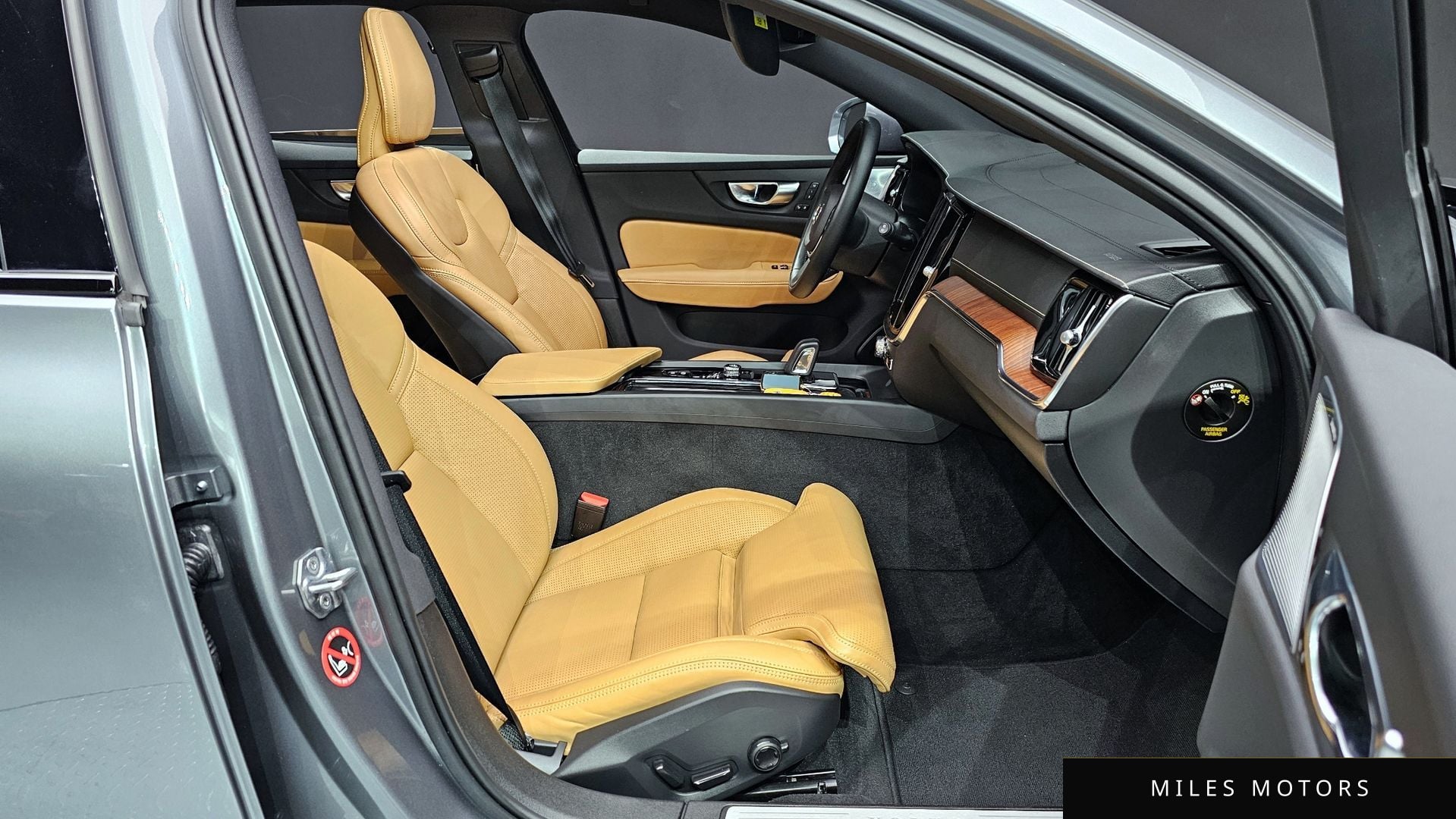 Volvo V60 2021 — миниатюра 12
