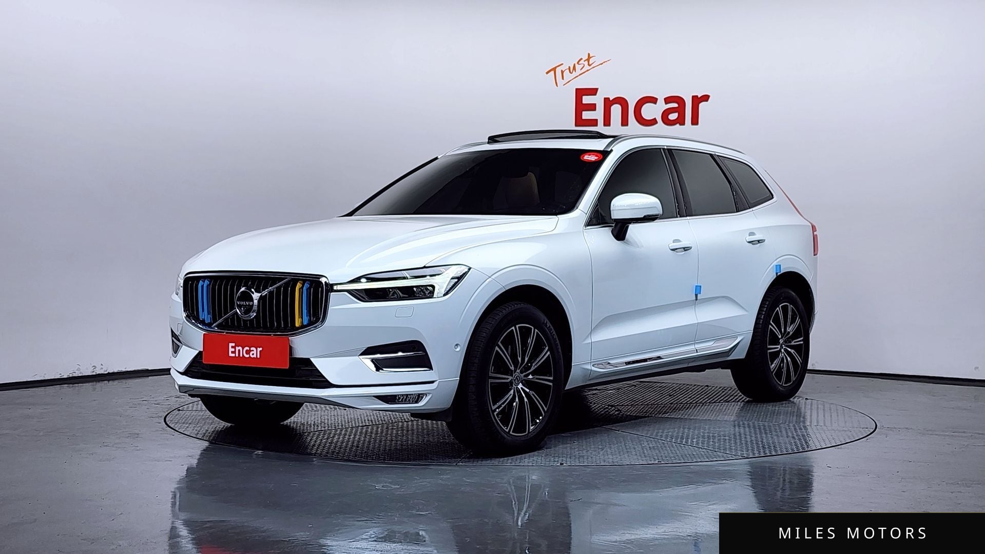 Volvo XC60 2021 — фото 1 из 12
