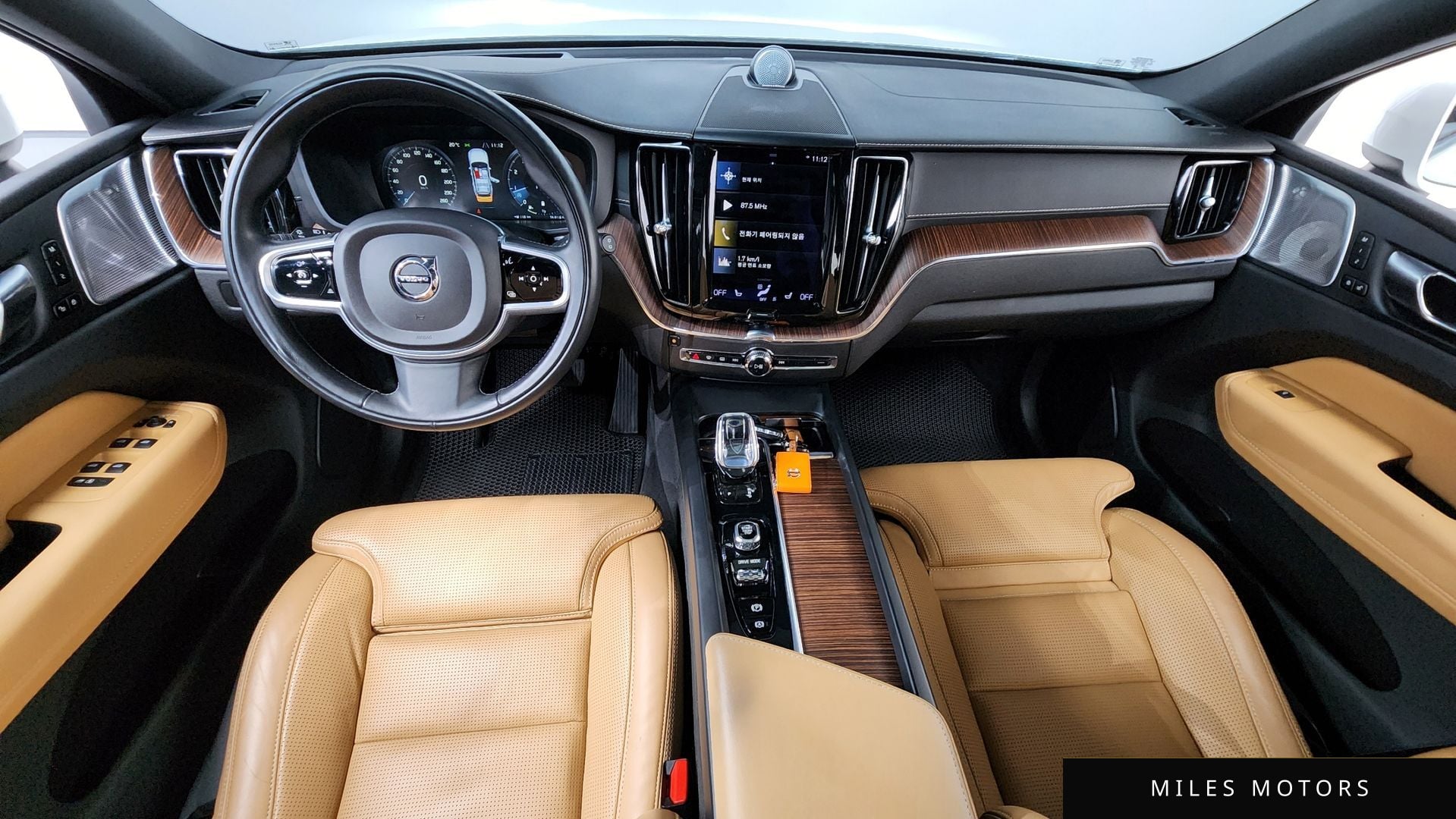 Volvo XC60 2021 — миниатюра 10