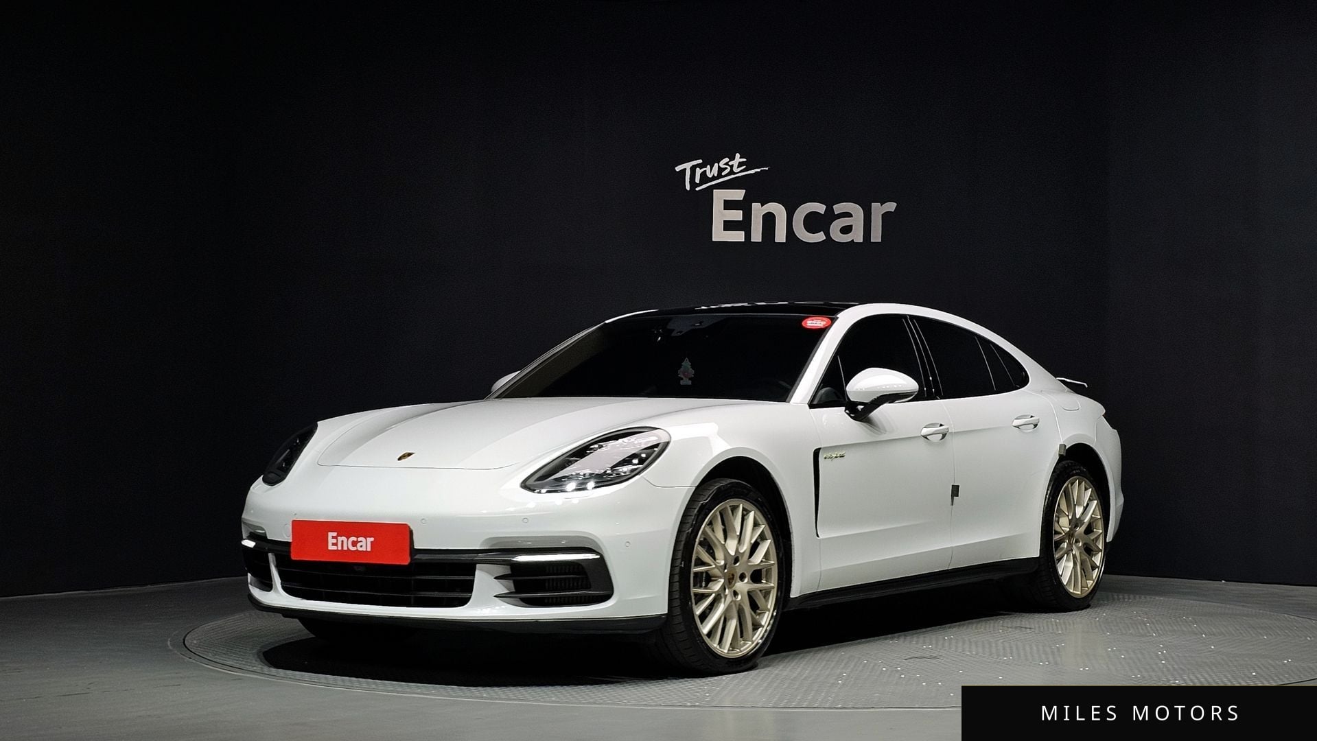 Porsche Panamera 2020 — фото 1 из 12