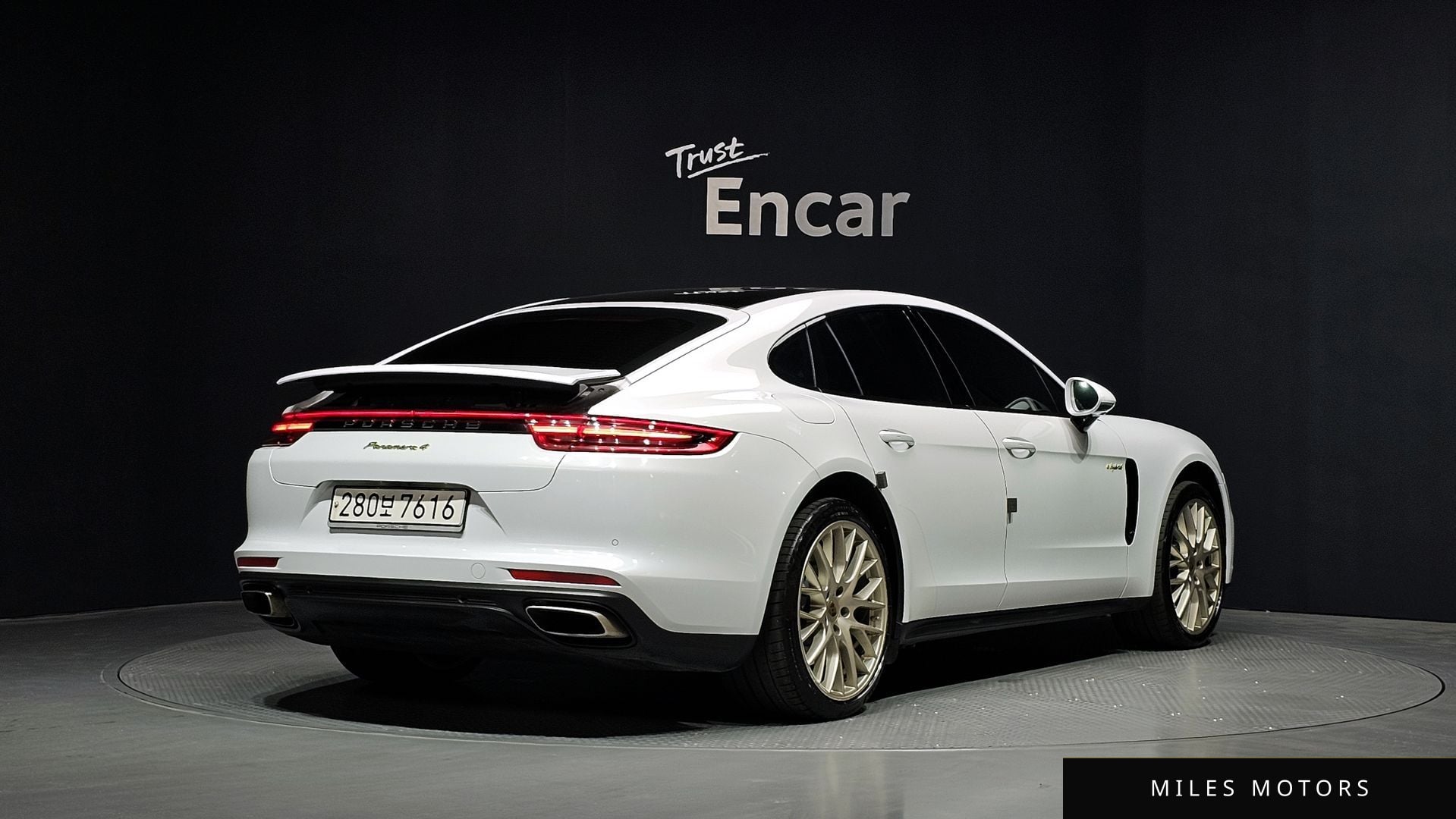 Porsche Panamera 2020 — миниатюра 2