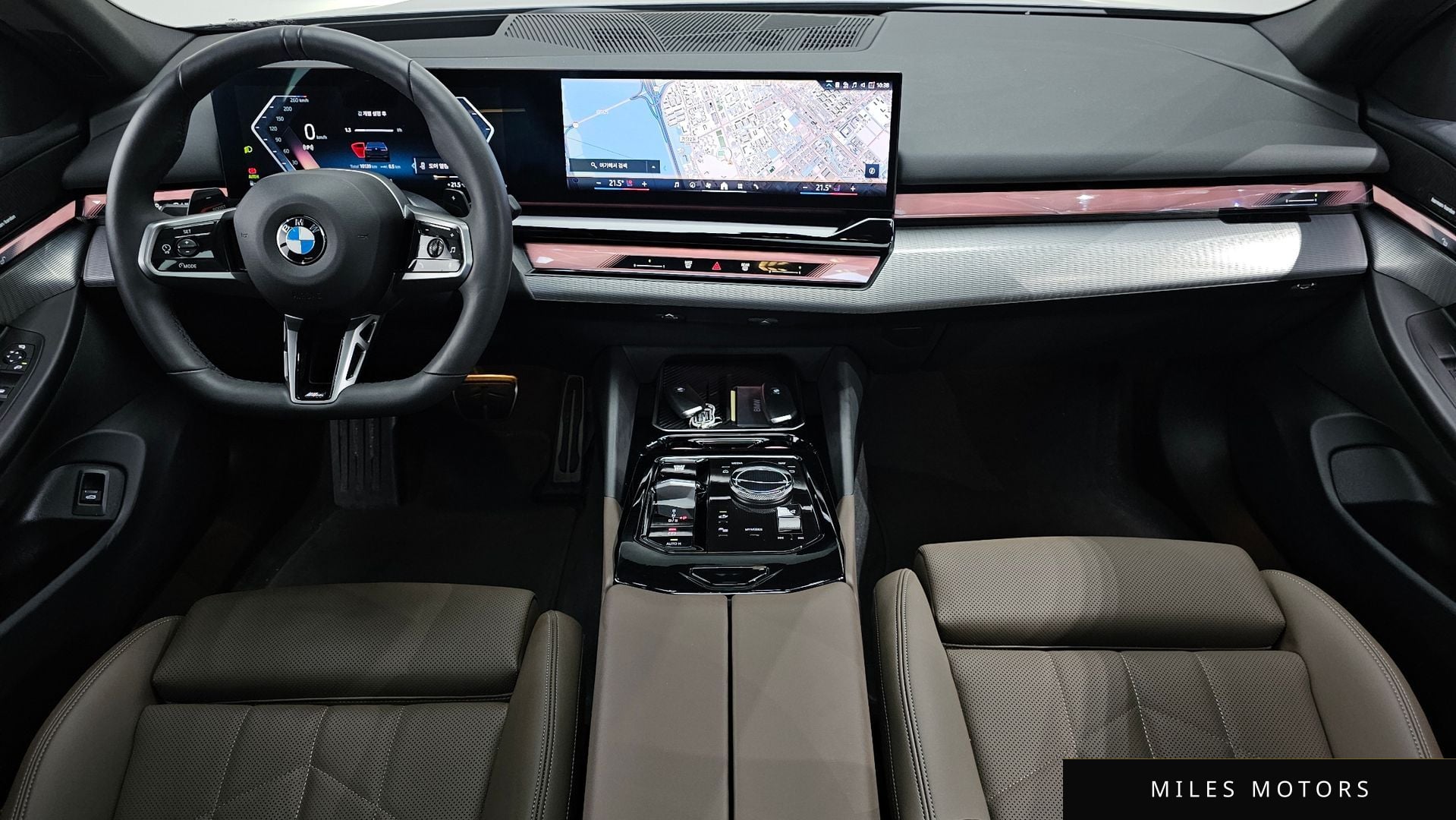 BMW 5 Series (G60) 2025 — миниатюра 7