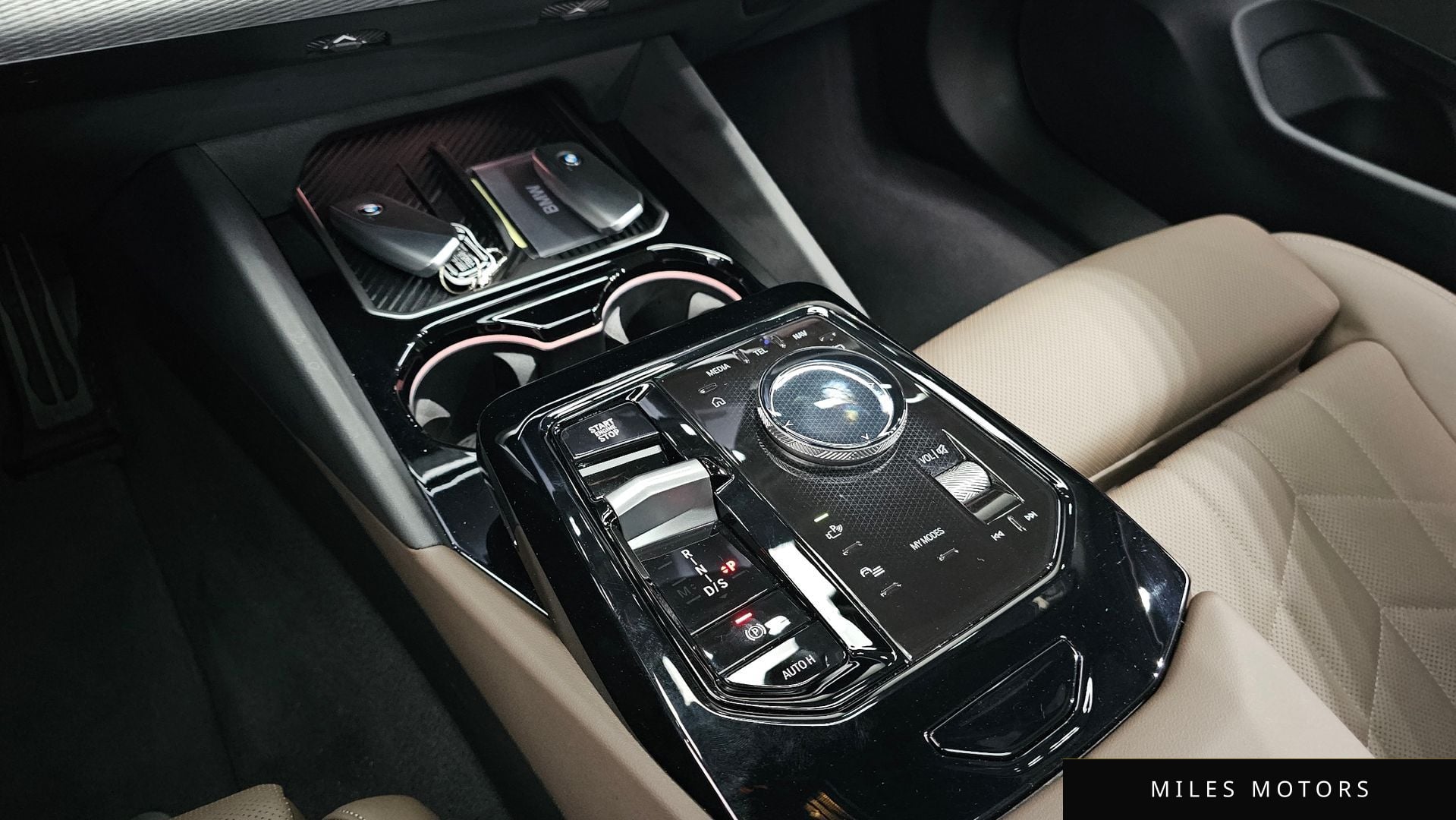 BMW 5 Series (G60) 2025 — миниатюра 9
