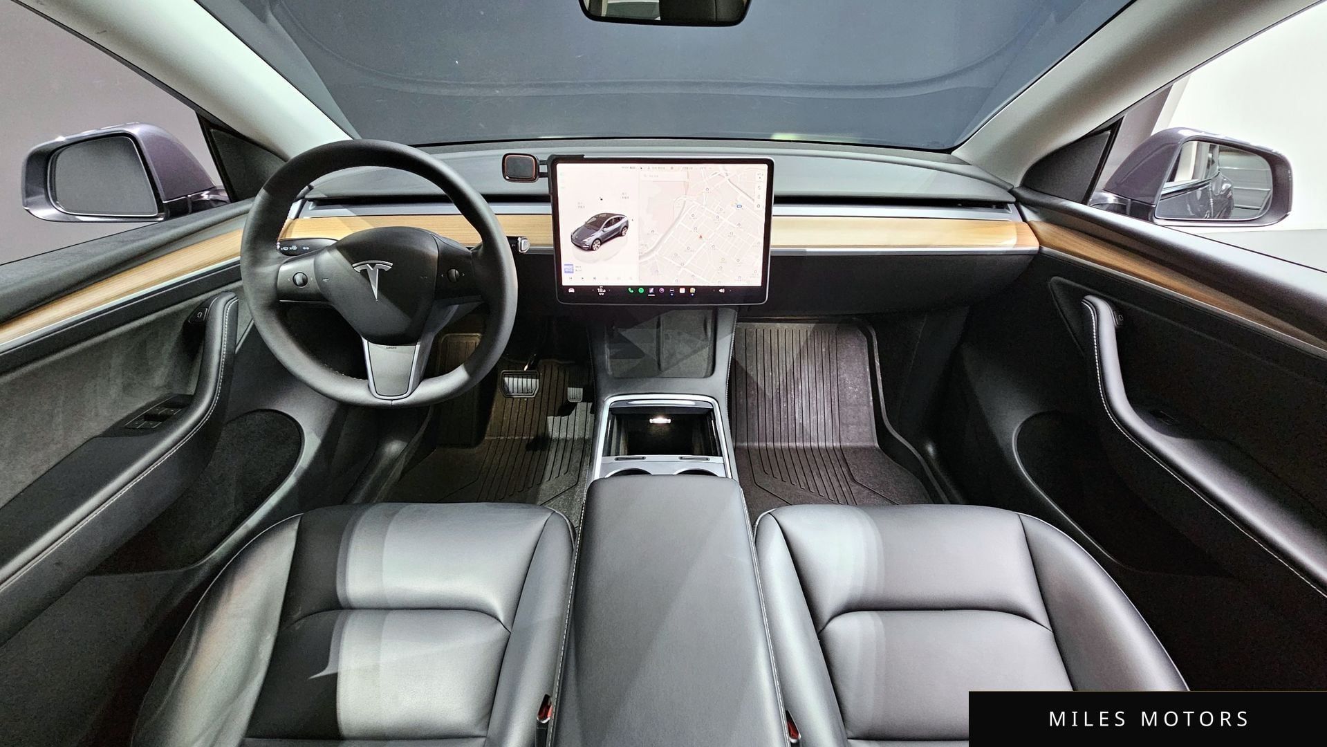 Tesla Model Y 2024 — миниатюра 10