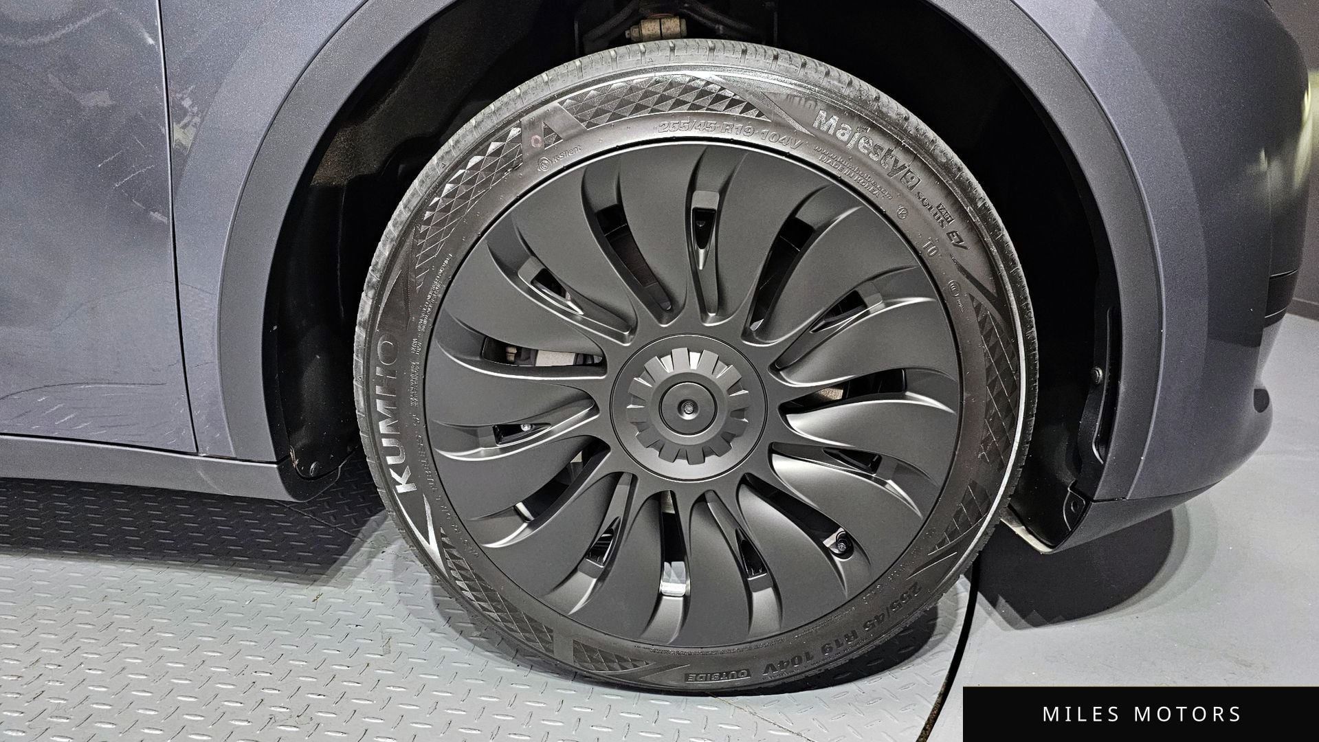 Tesla Model Y 2024 — миниатюра 7