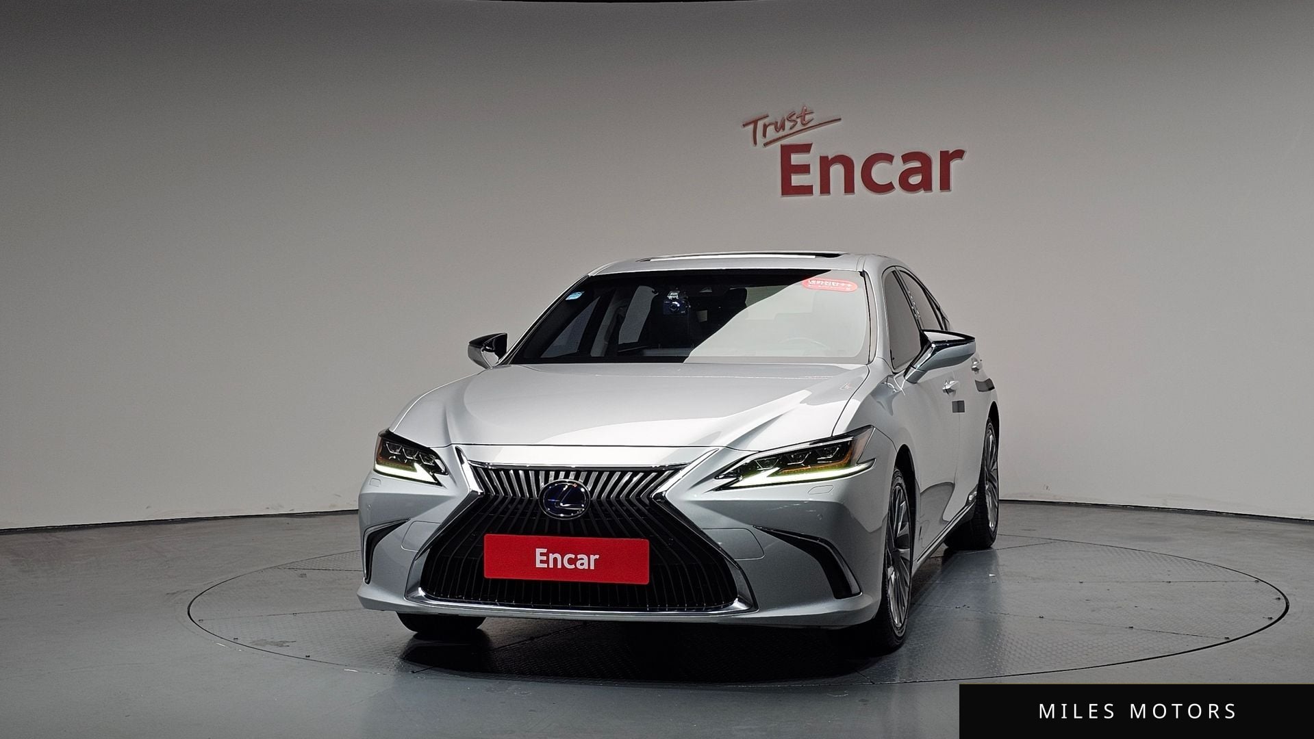 Лексус ES300h 2019 — миниатюра 2