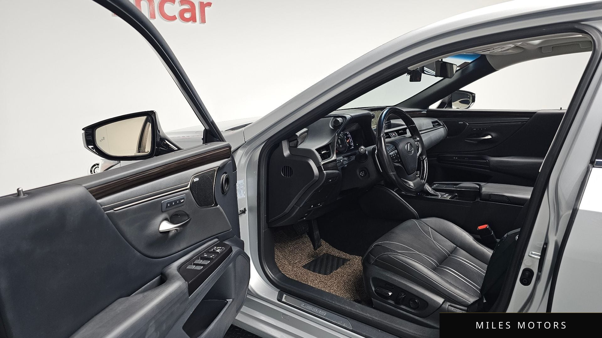 Лексус ES300h 2019 — миниатюра 12