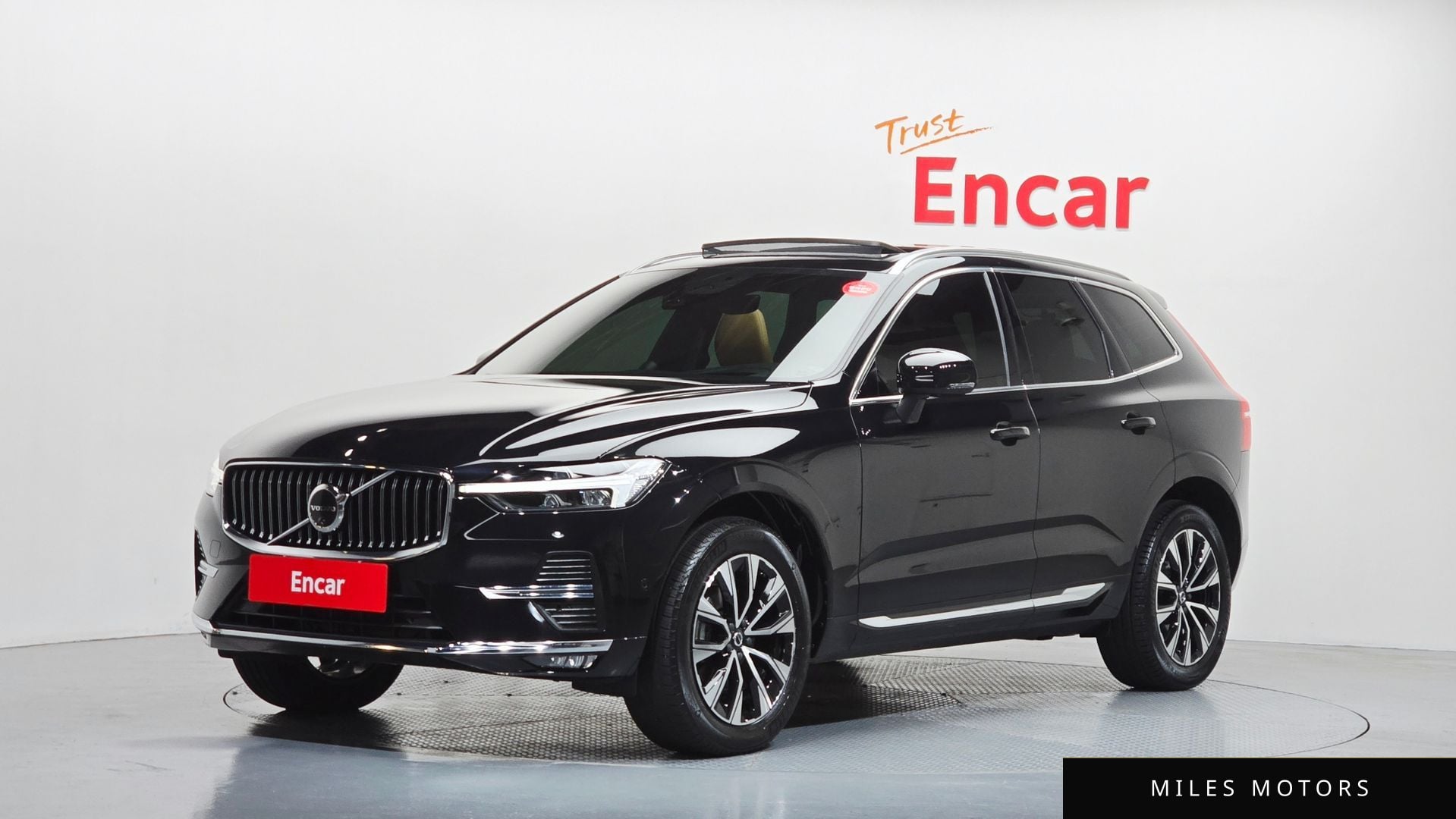 Volvo XC60 2024 — фото 1 из 12