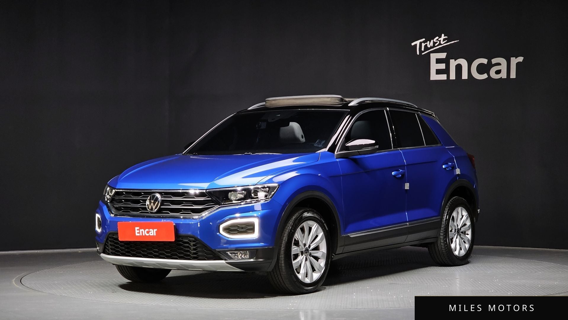 Volkswagen T-Roc 2022 — фото 1 из 12