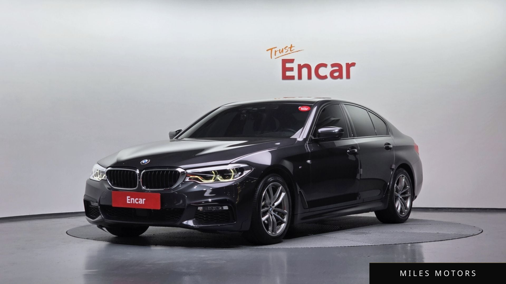 BMW 5 Series (G30) 2017 — фото 1 из 12