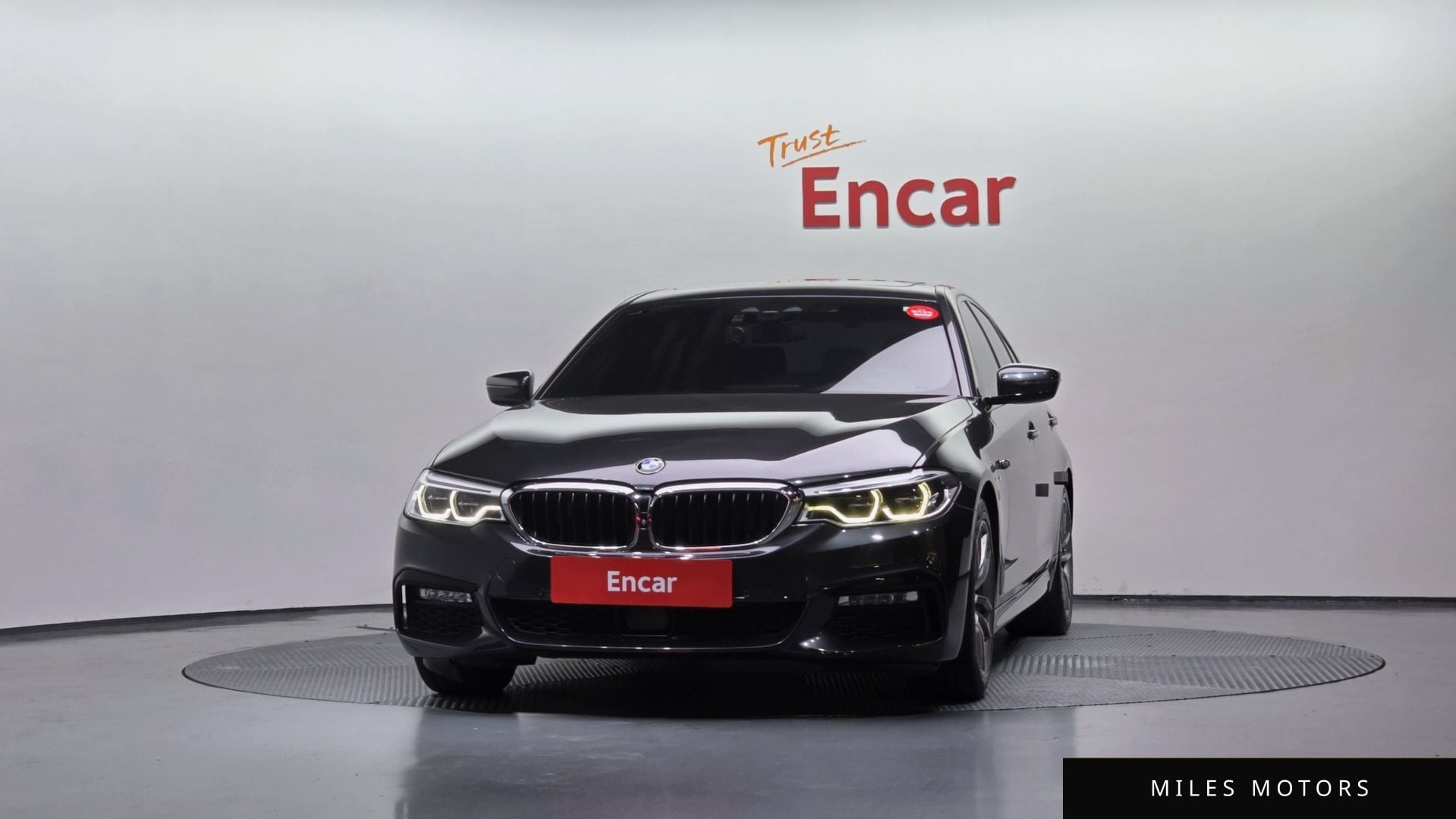 BMW 5 Series (G30) 2017 — миниатюра 3