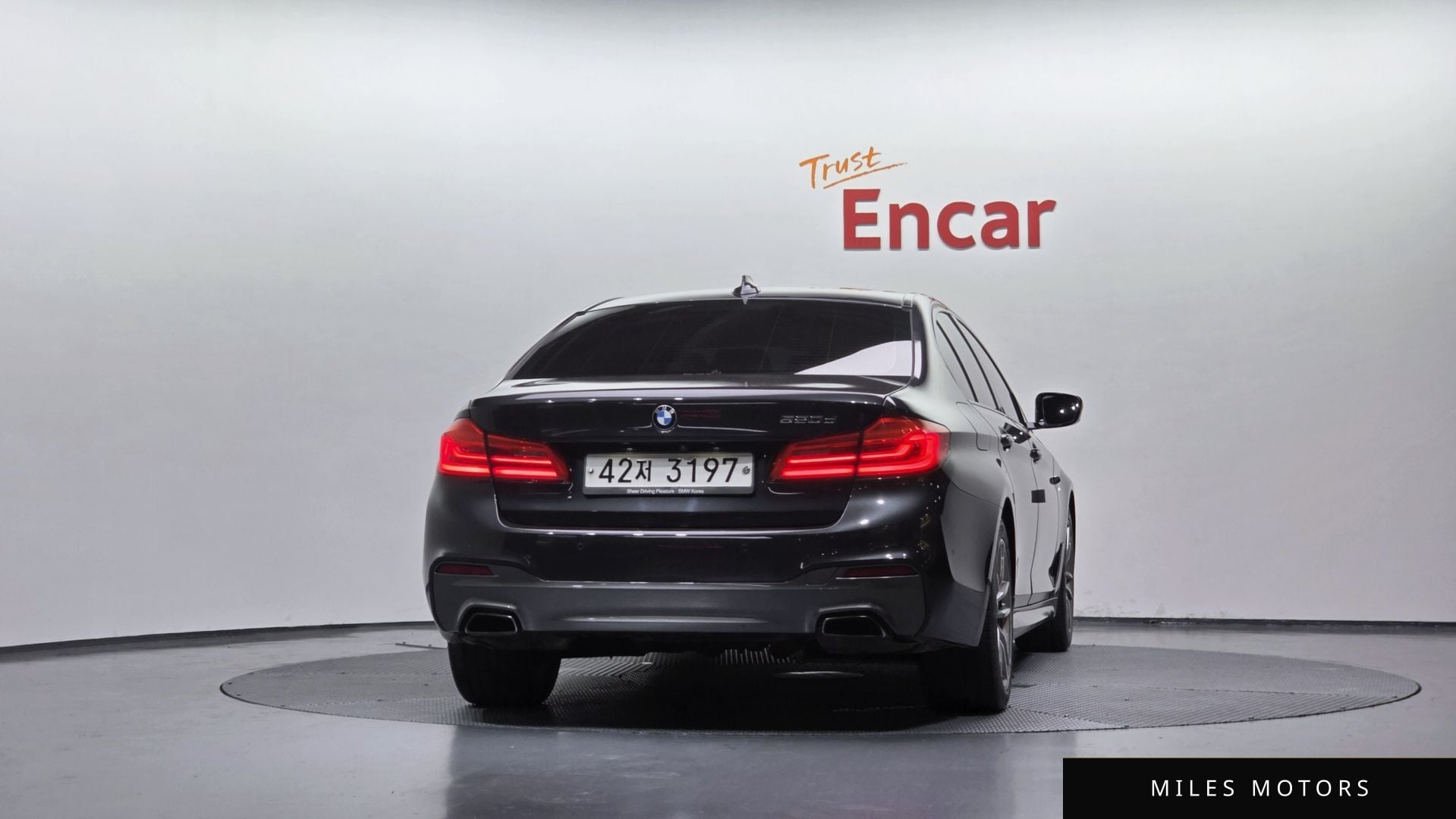 BMW 5 Series (G30) 2017 — миниатюра 4